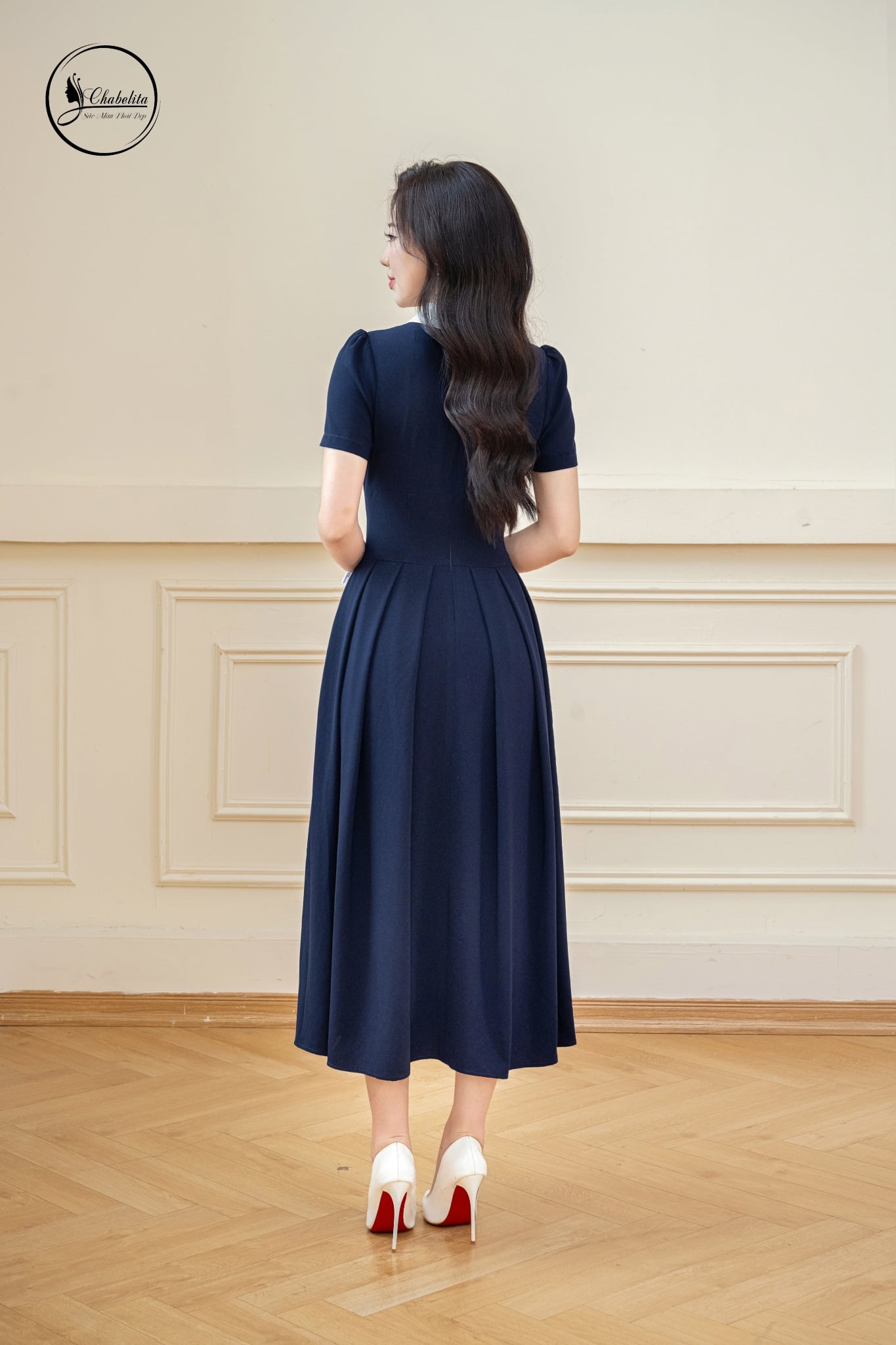 Đầm xòe tay lỡ phối cổ màu xanh than