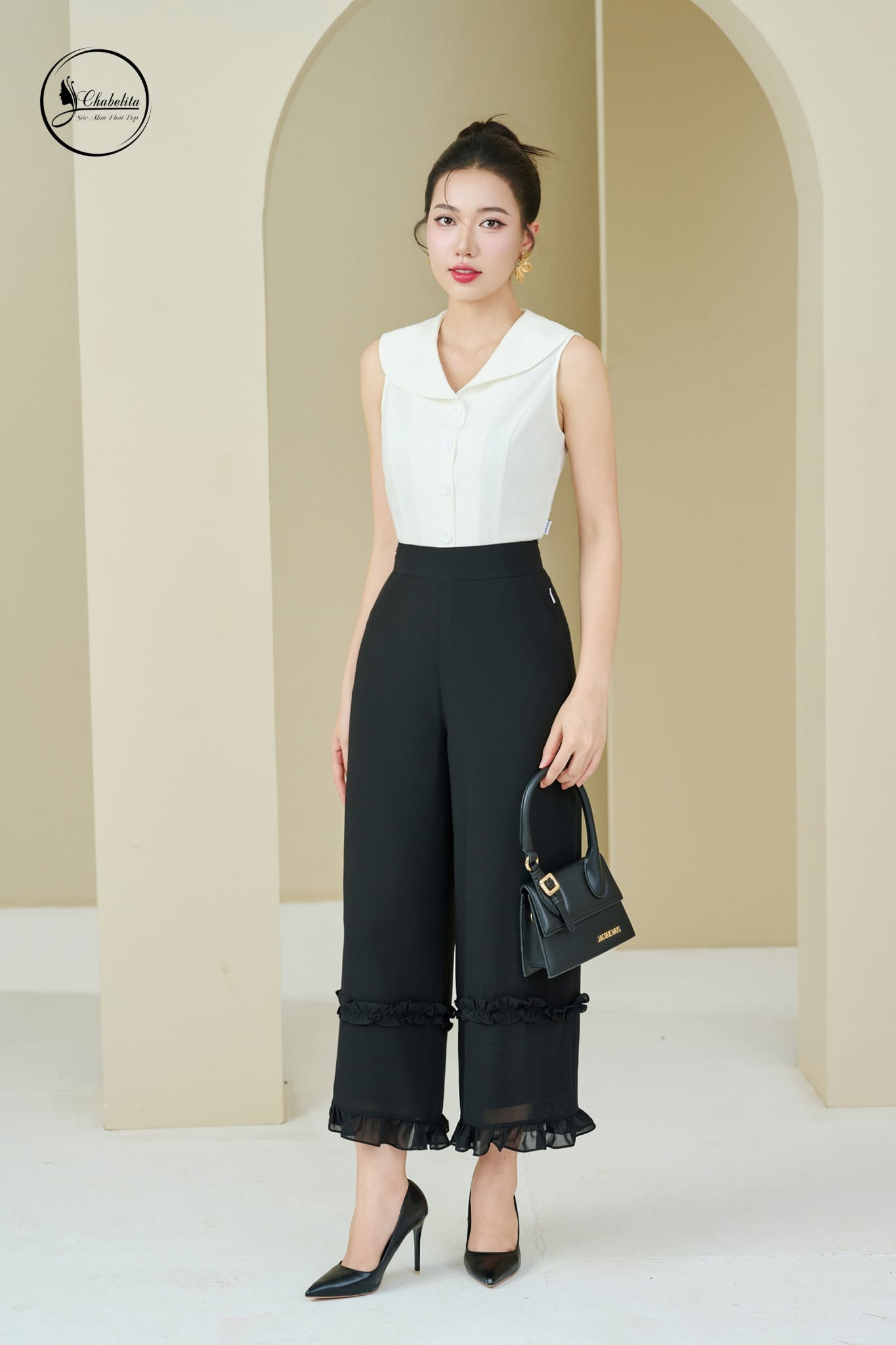 Áo sát nách cổ sen lớn màu trắng