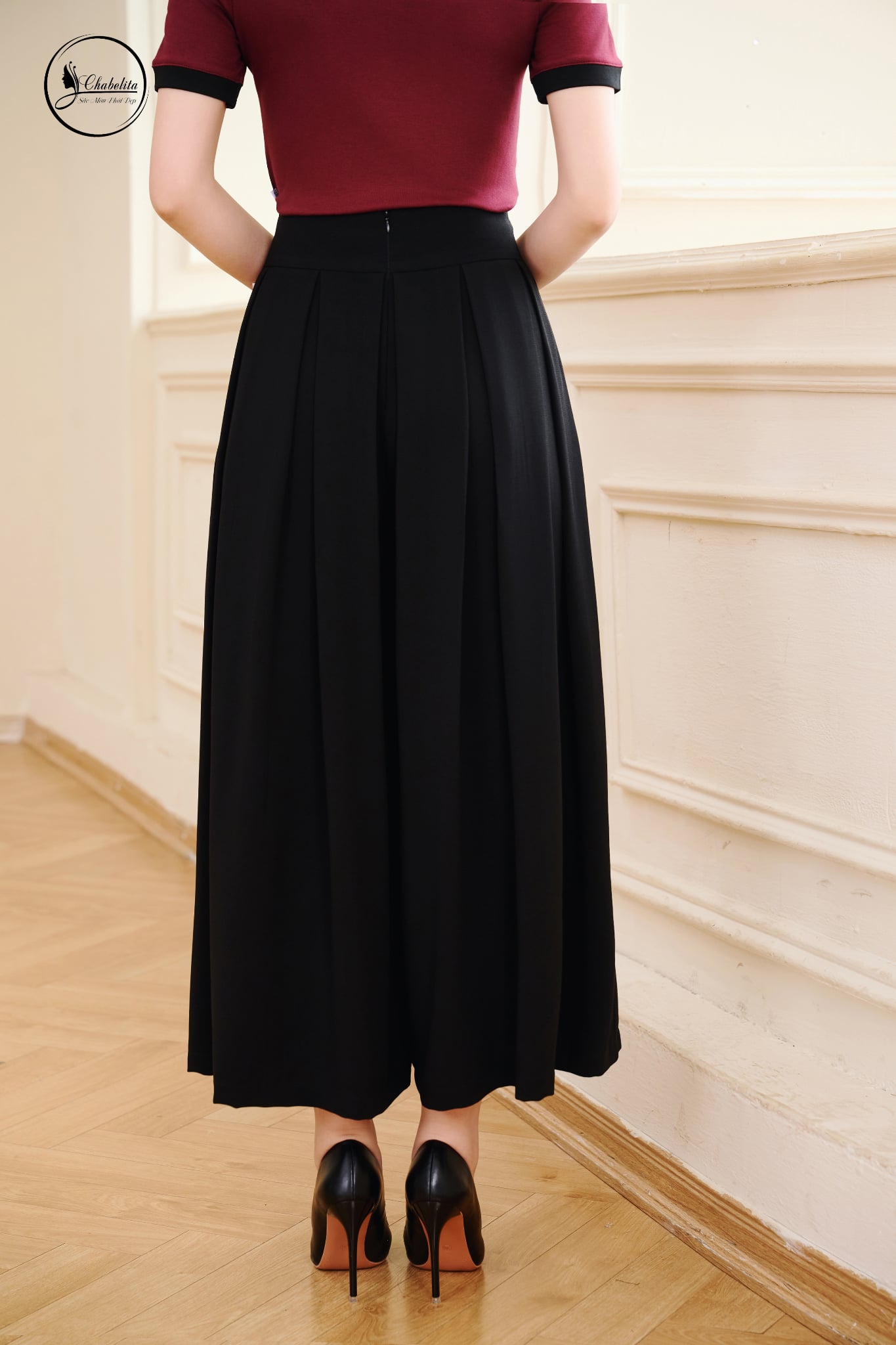 Quần xếp ly ống rộng màu đen