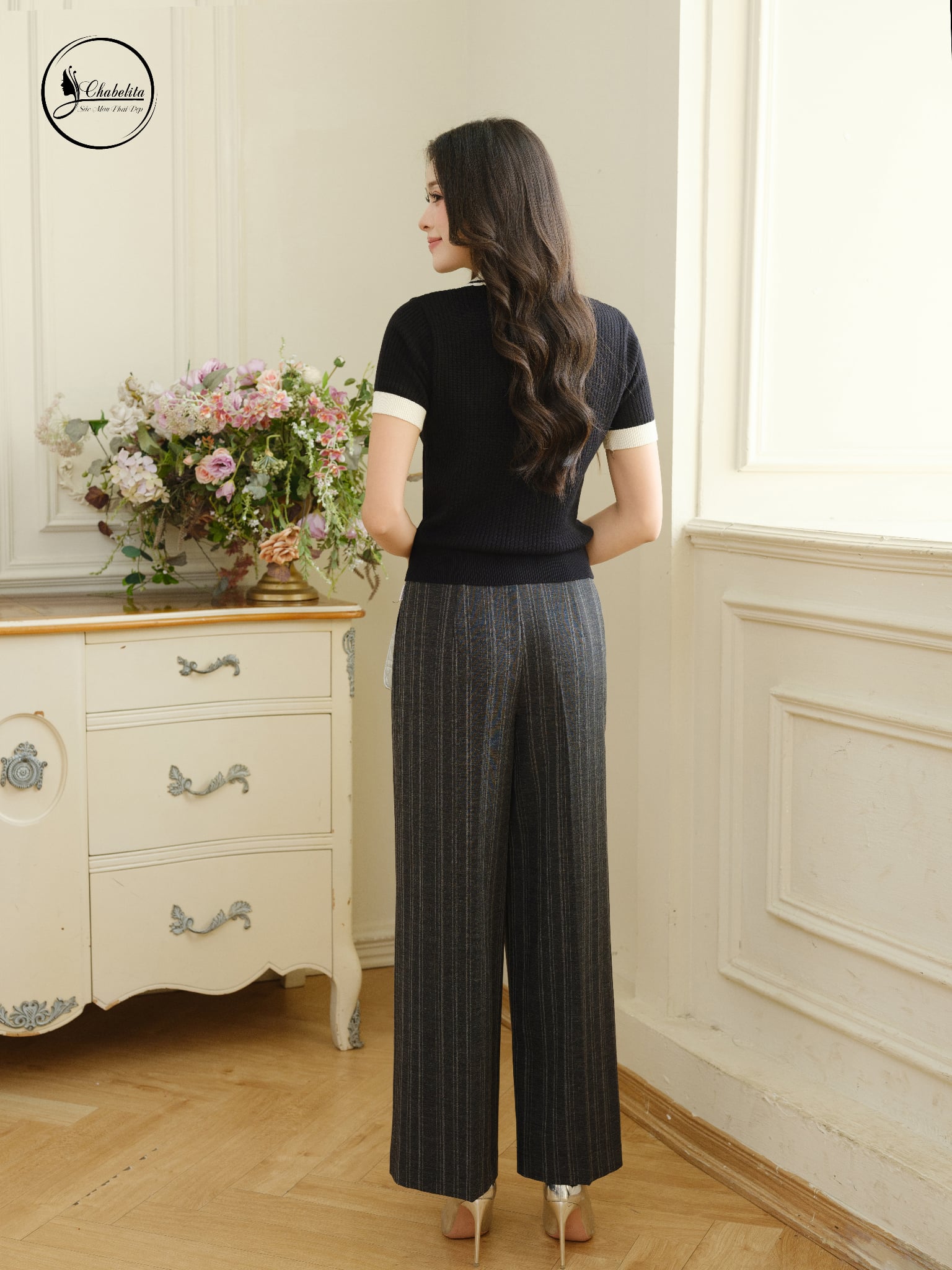 Áo len cổ phối màu đen