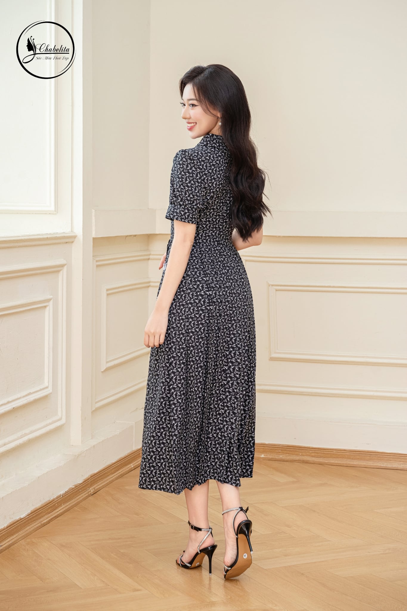 Đầm hoa cổ bẻ màu đen