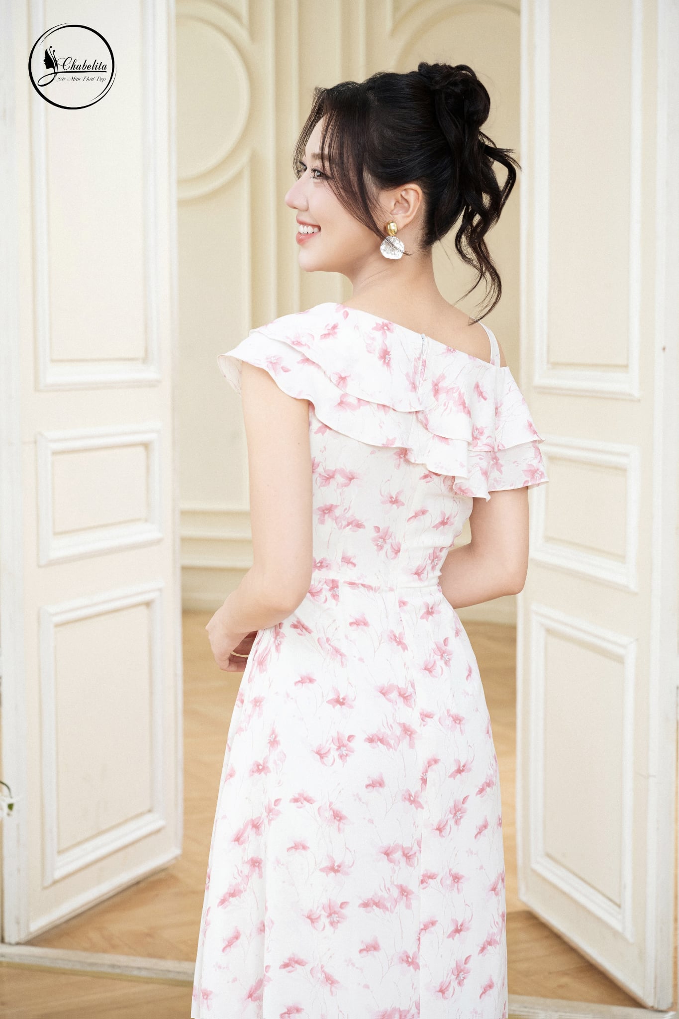 Đầm sát nách cổ tròn phối bèo hoa hồng