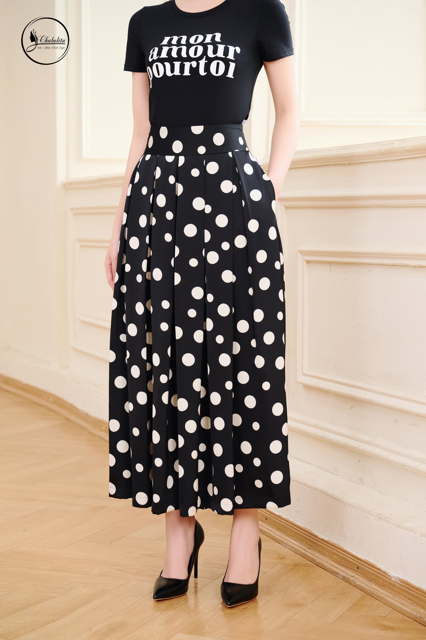 Quần xếp ly ống rộng màu chấm bi