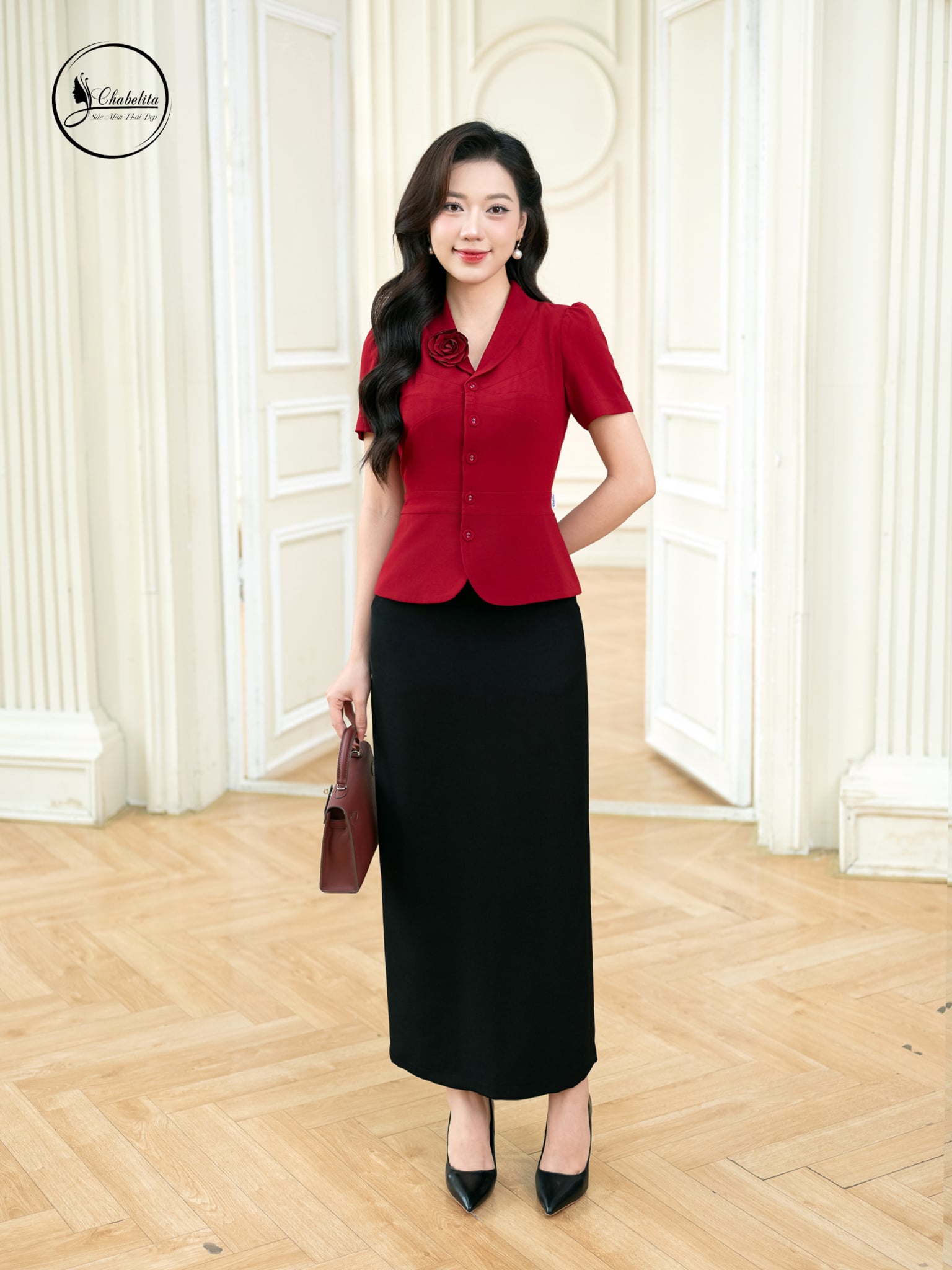 Áo cổ leo màu đỏ đính hoa