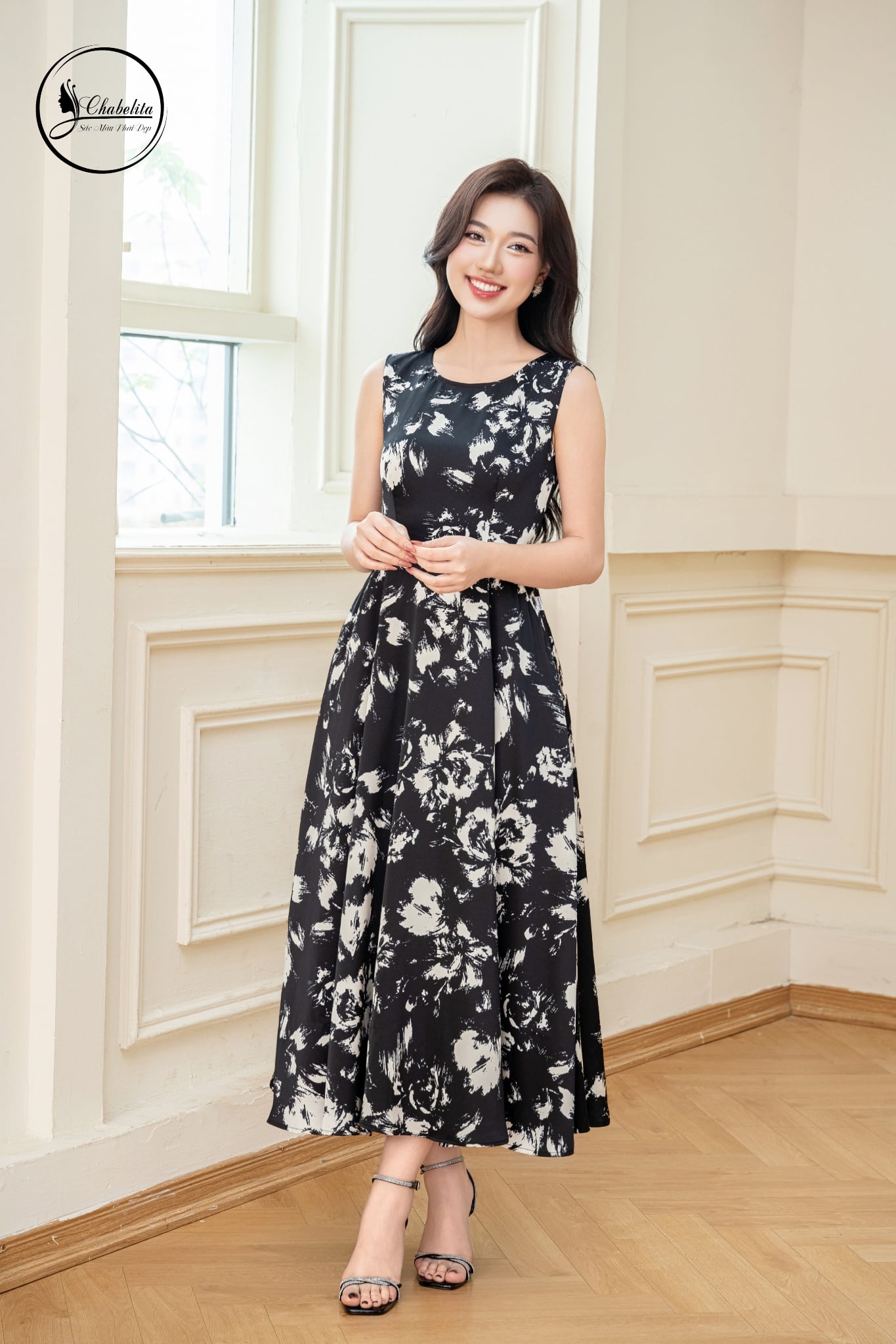 Đầm xòe sát nách màu đen