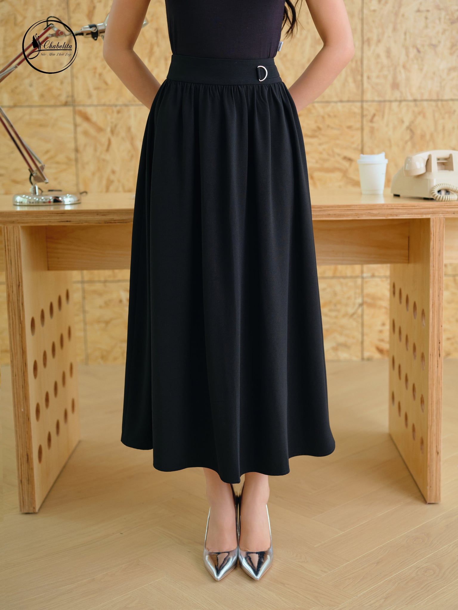 Chân váy xòe màu đen