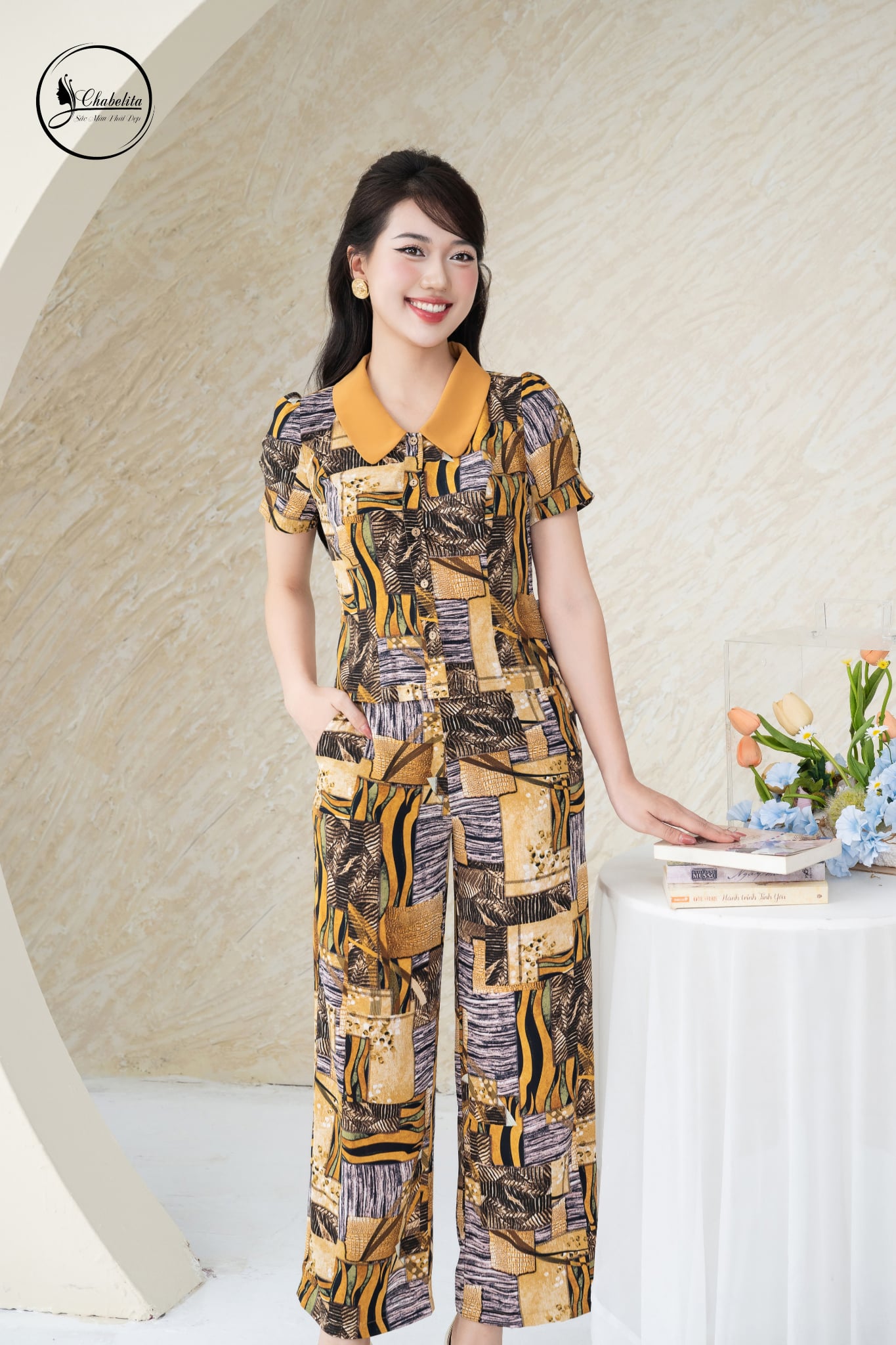 Sét bộ họa tiết áo sơ mi tay lỡ cổ bẻ màu nâu