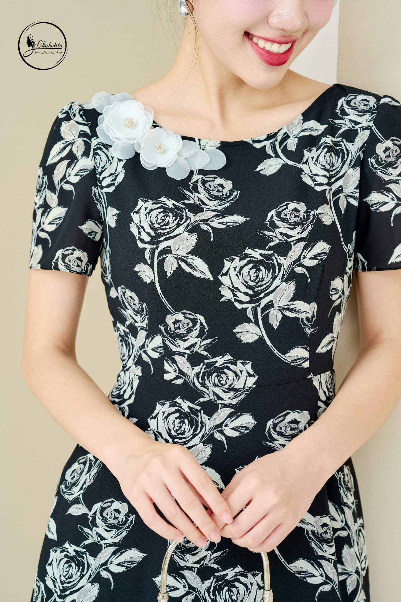 Đầm xòe tay cộc họa tiết hoa đen