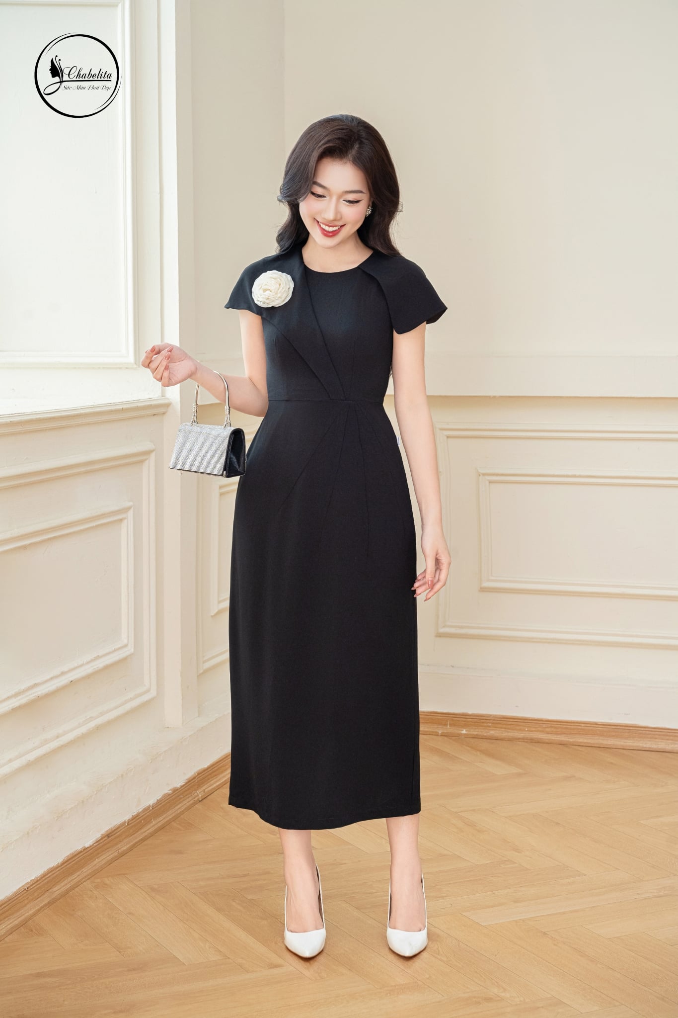 Đầm xòe sát nách màu đen