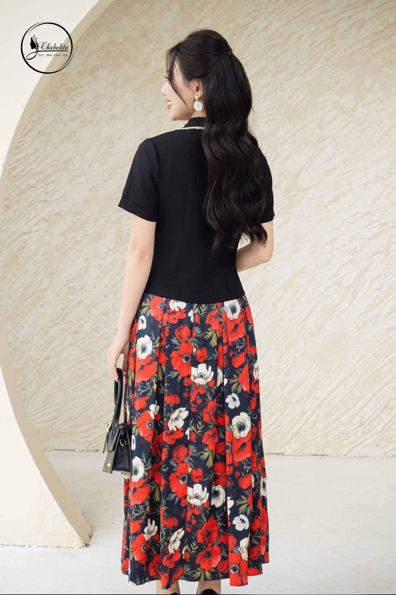 Áo sơ mi cổ vest phối viền màu đen