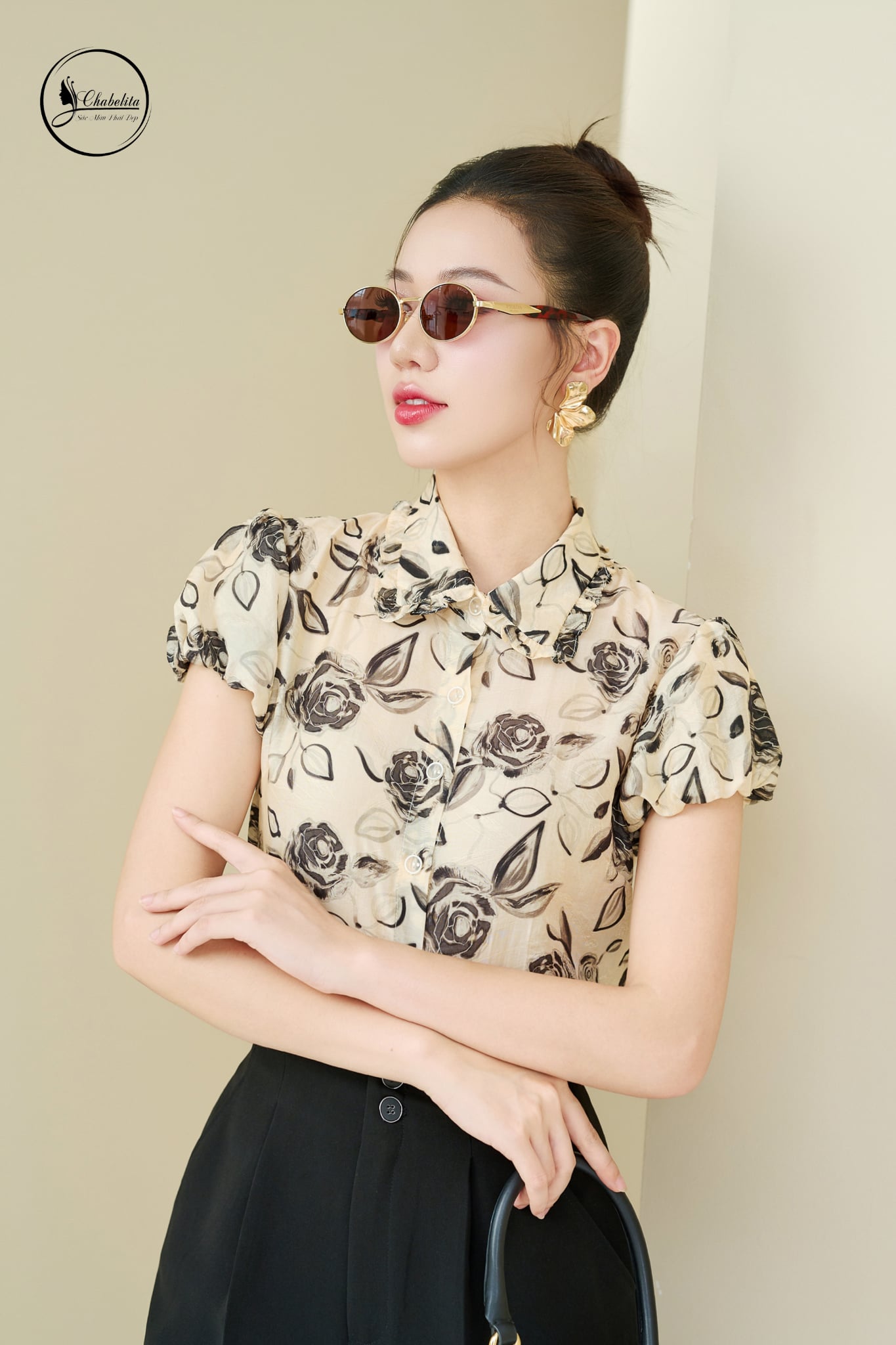 Áo sơ mi cổ đức phối bèo hoa đen