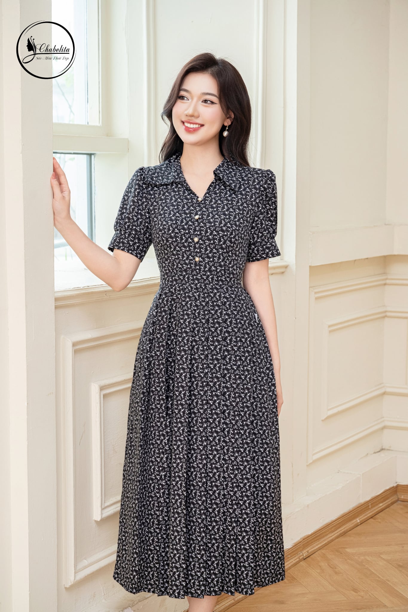 Đầm hoa cổ bẻ màu đen