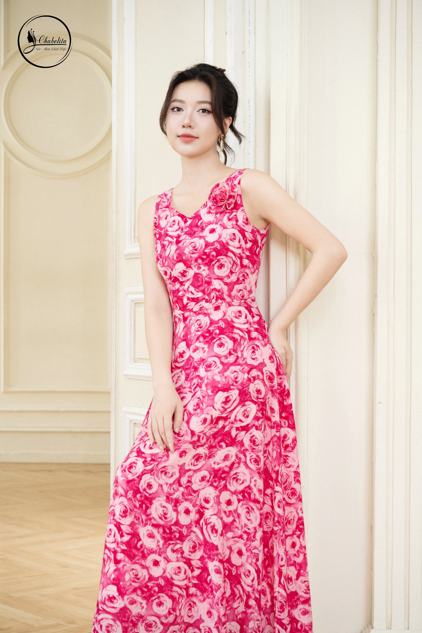 Đầm sát nách cổ tròn hoa hồng