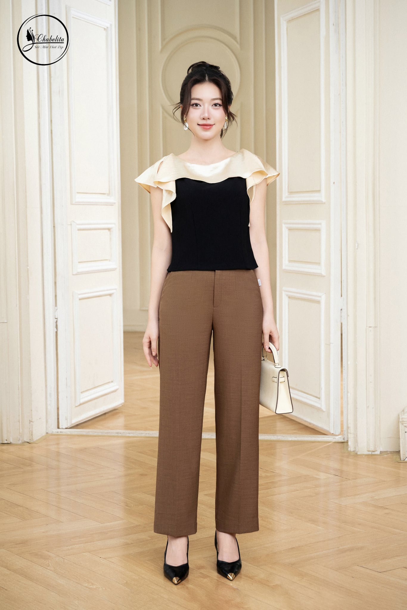 Áo cổ tròn phối màu be