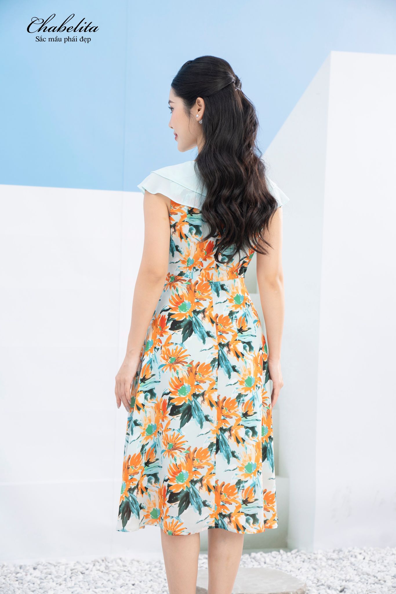 Đầm cổ tim màu cam