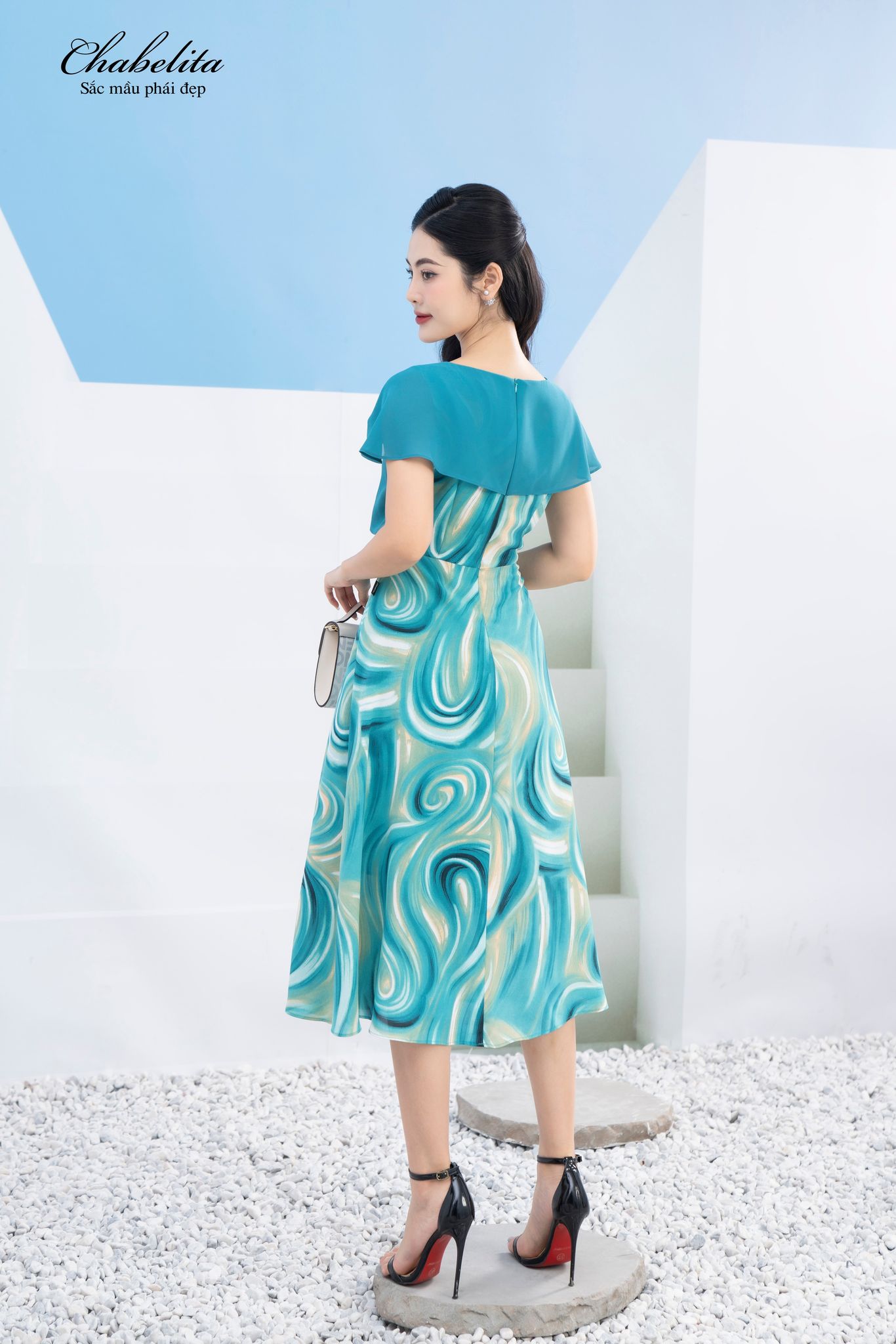 Đầm phối màu xanh