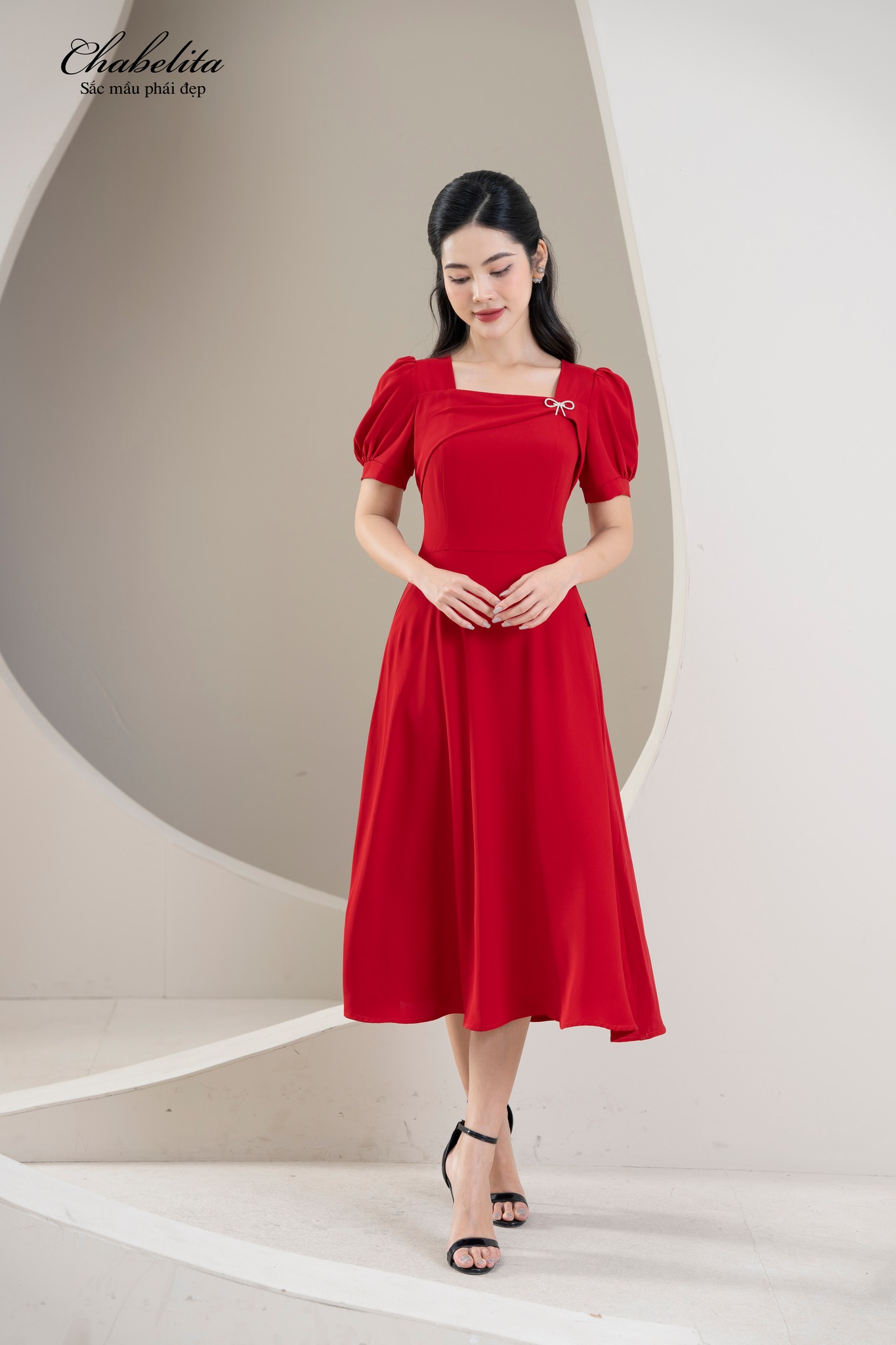 Đầm tay rúm màu đỏ