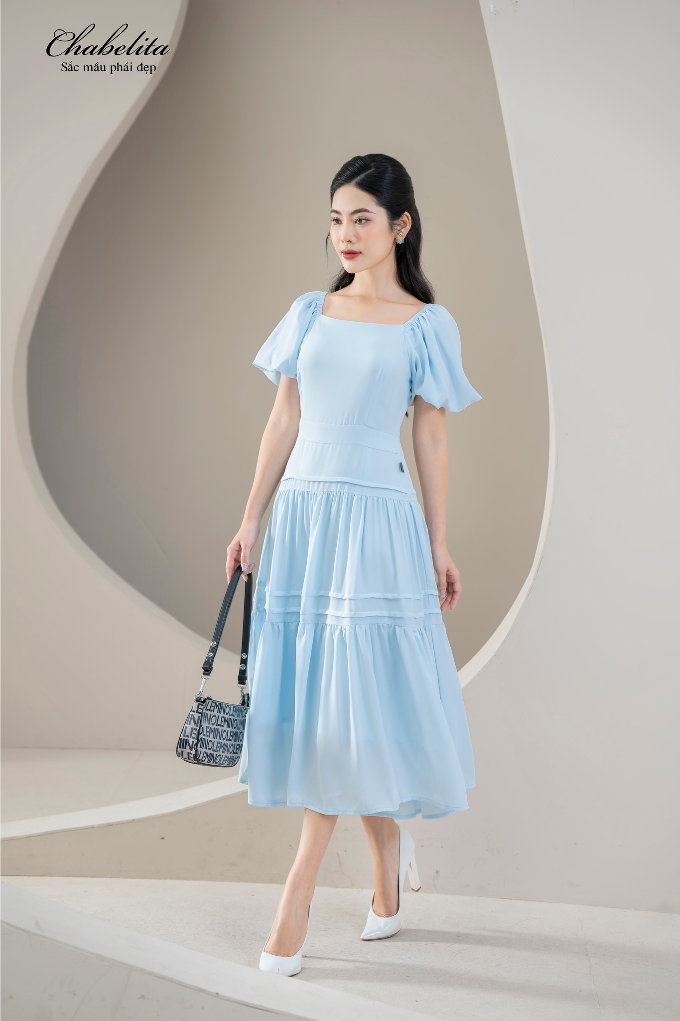 Đầm cổ vuông bèo tầng màu xanh