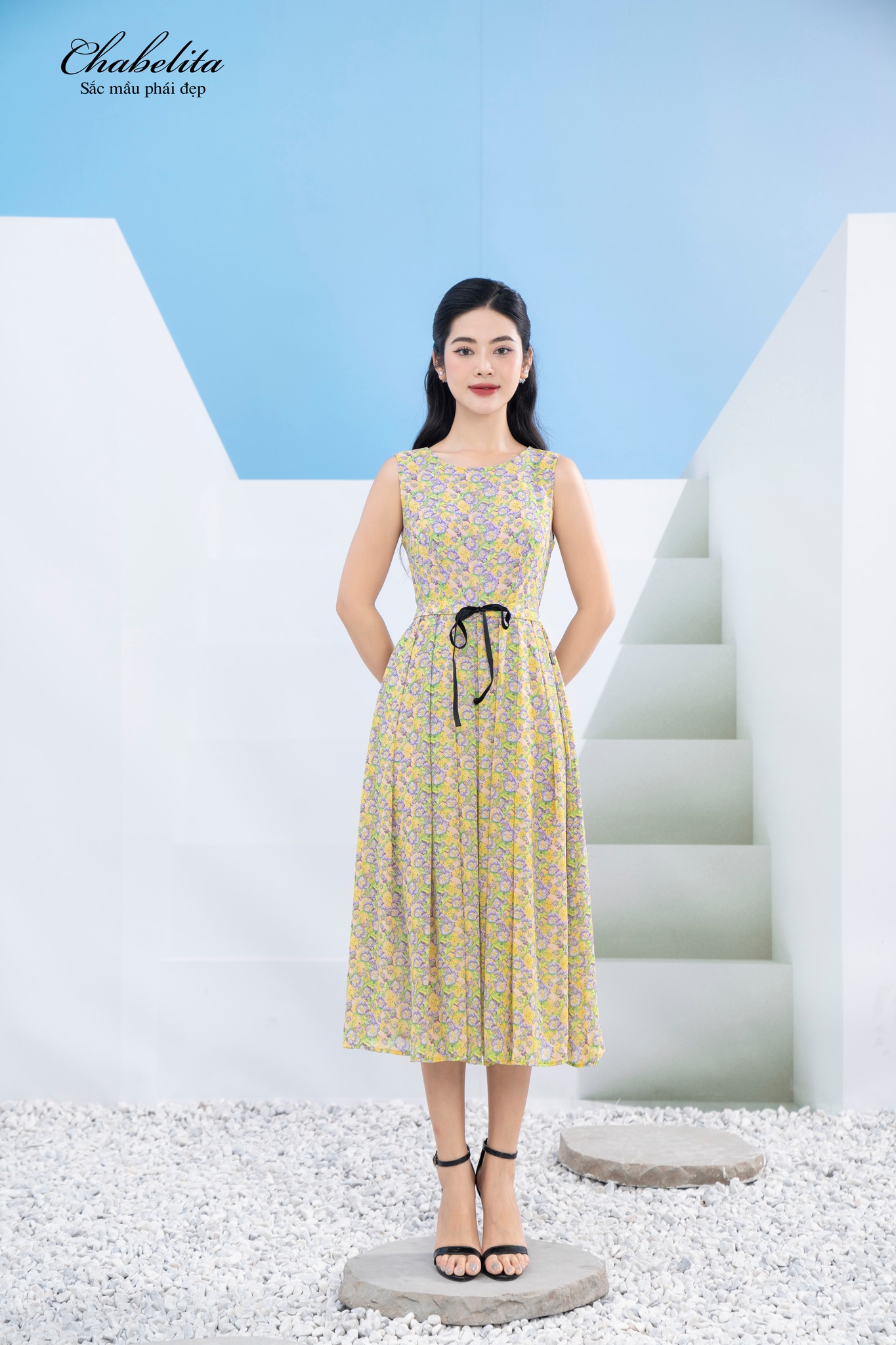 Đầm sát nách dây eo hoa vàng