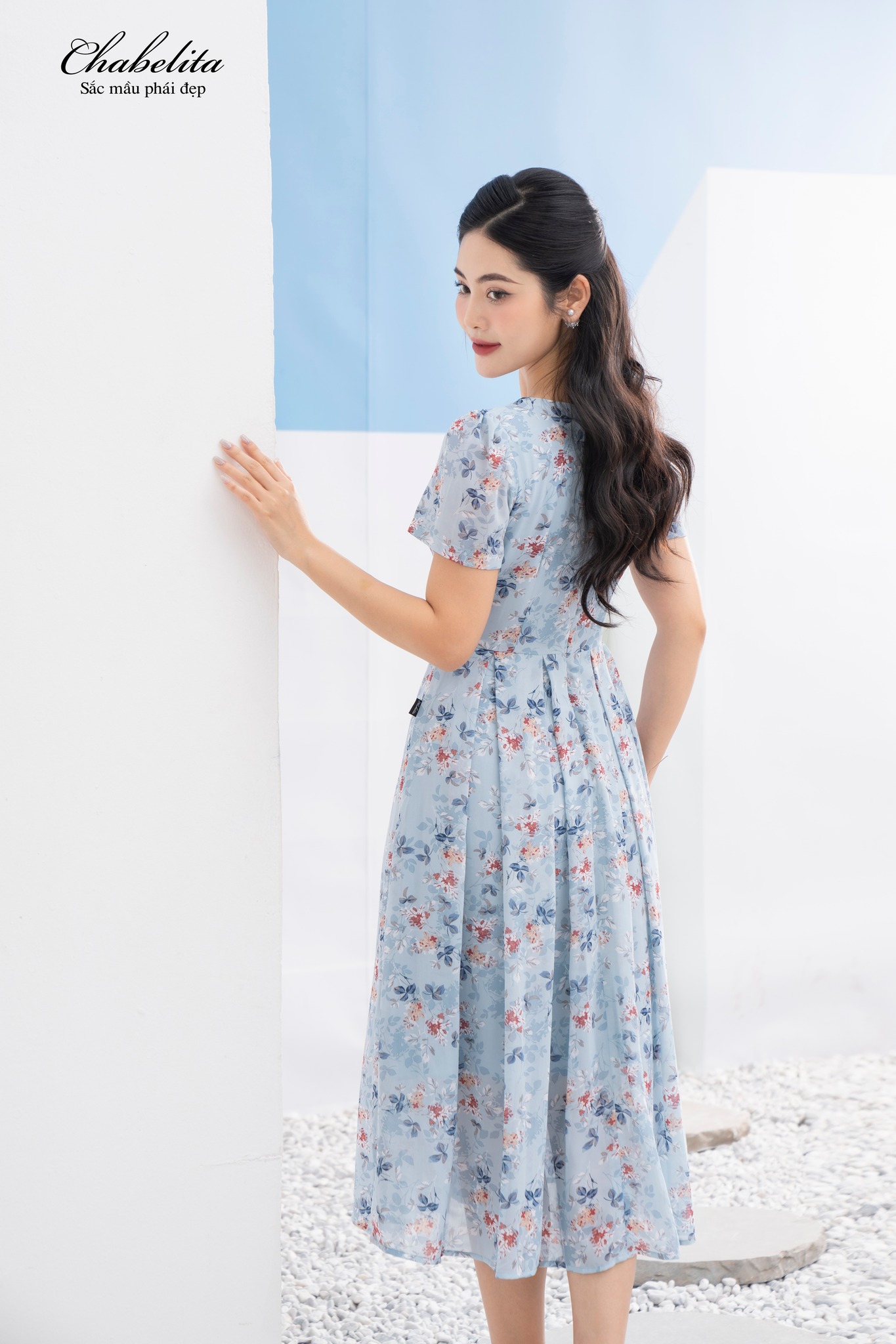 Đầm đai eo màu xanh