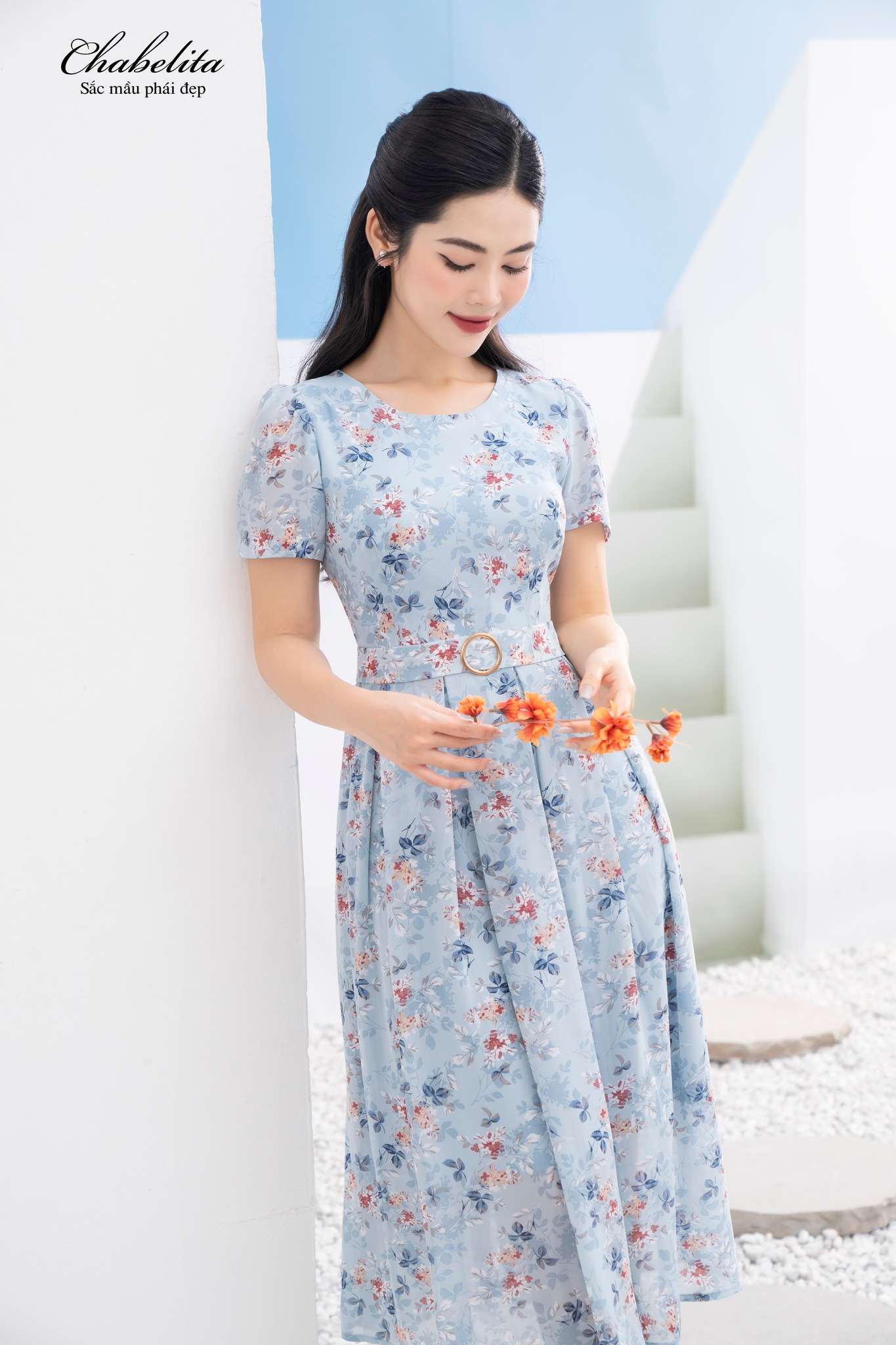 Đầm đai eo màu xanh