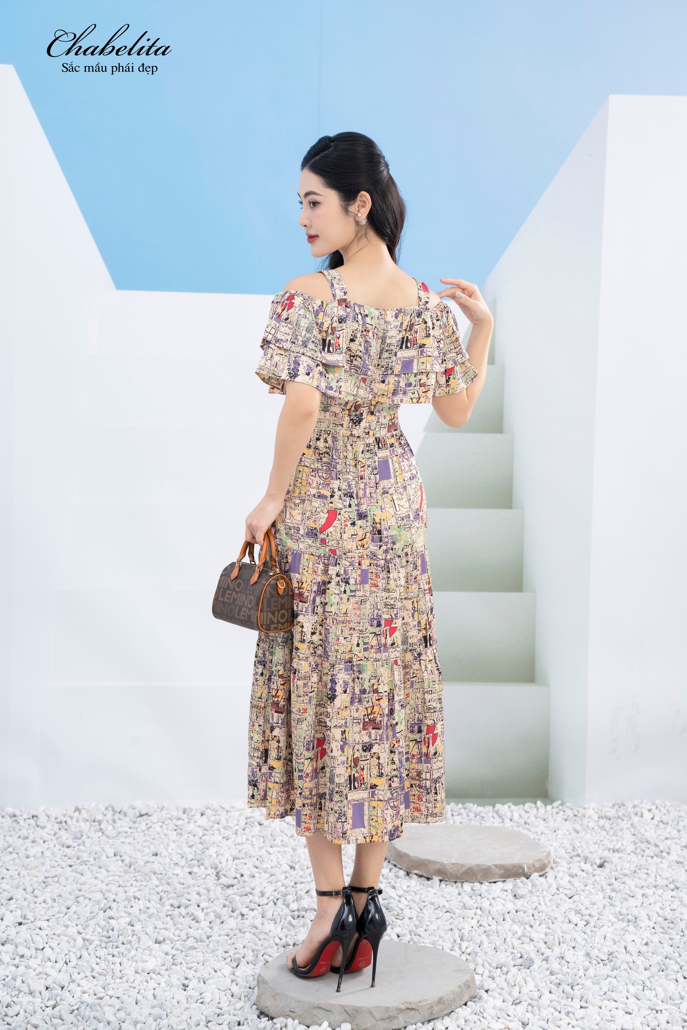 Đầm hở vai hoạ tiết