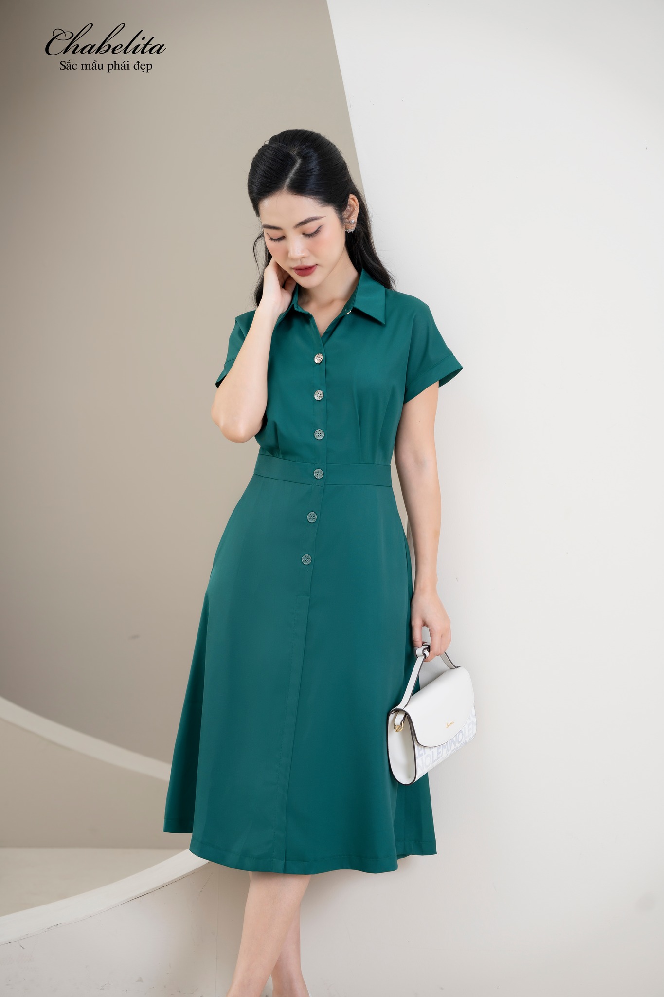 Đầm cổ đức màu xanh