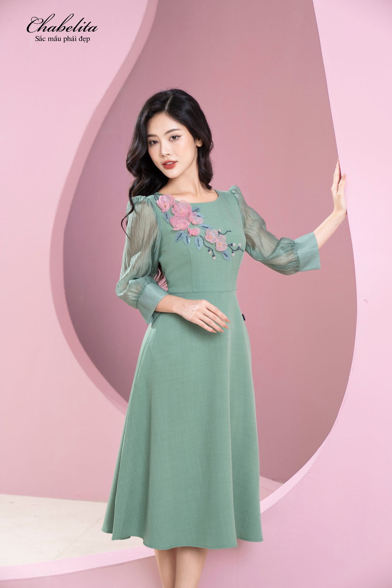 Đầm thuê hoa phối tay màu xanh