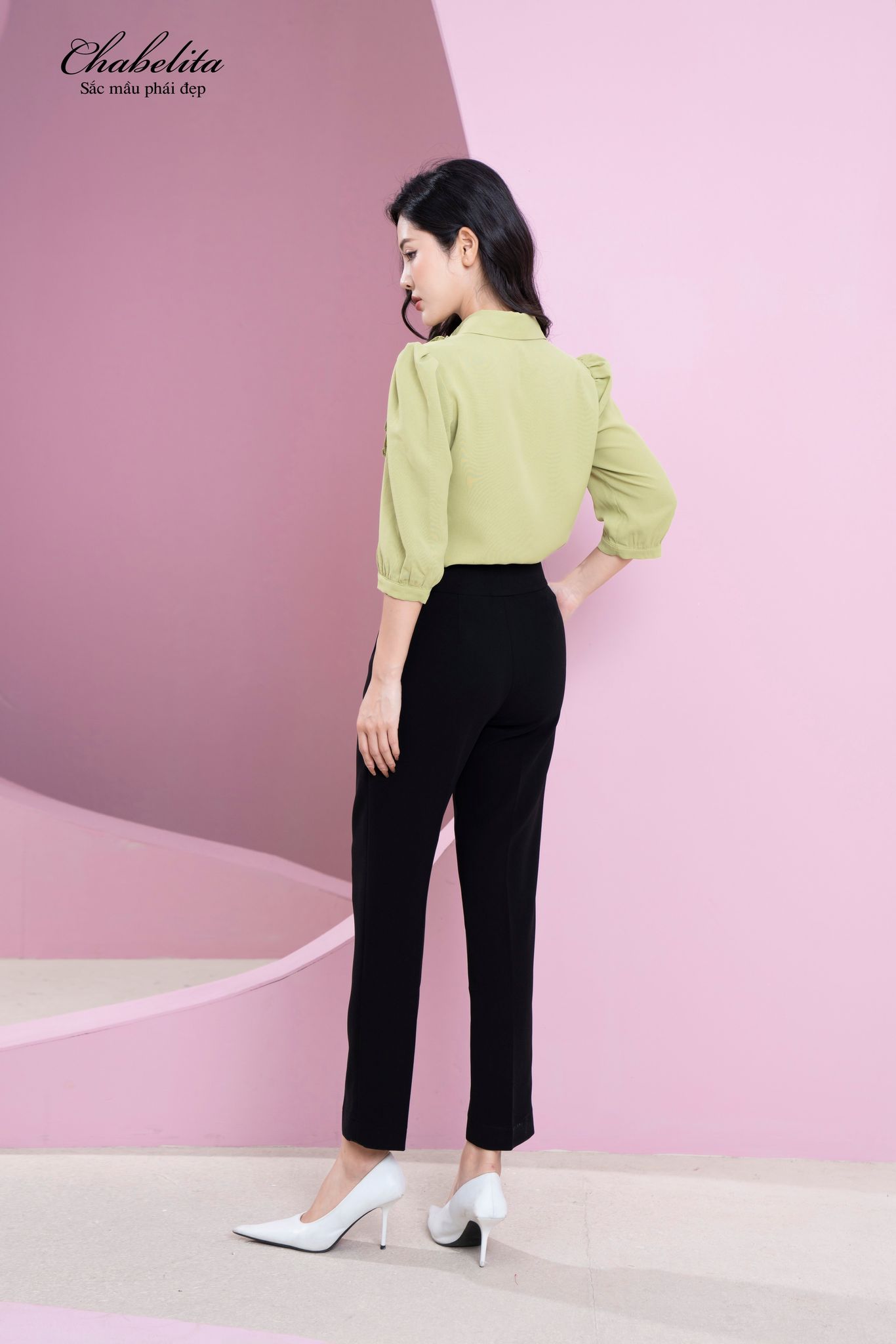 Sơ mi màu xanh cốm cách điệu