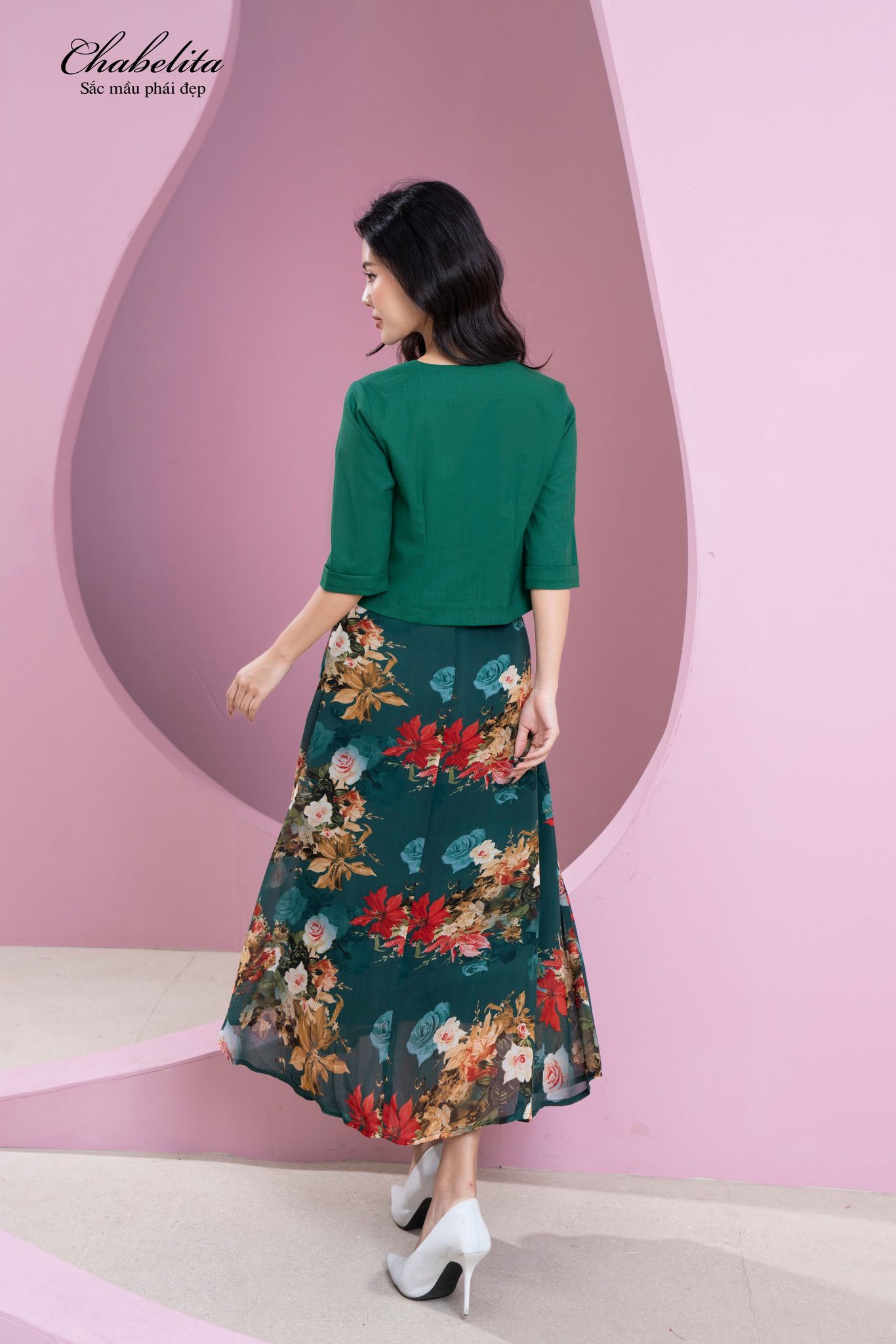 Chân váy hoa màu xanh