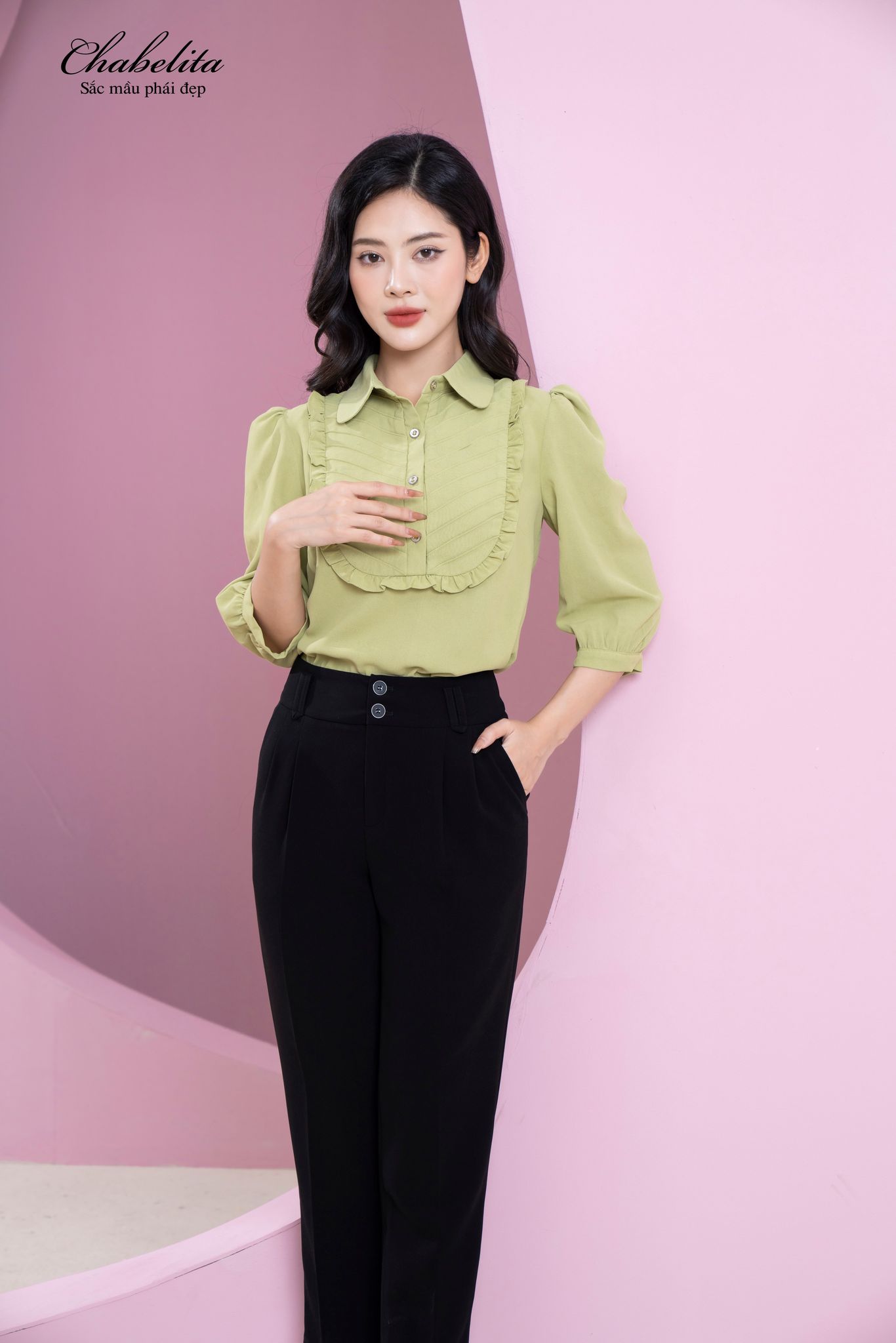 Sơ mi màu xanh cốm cách điệu