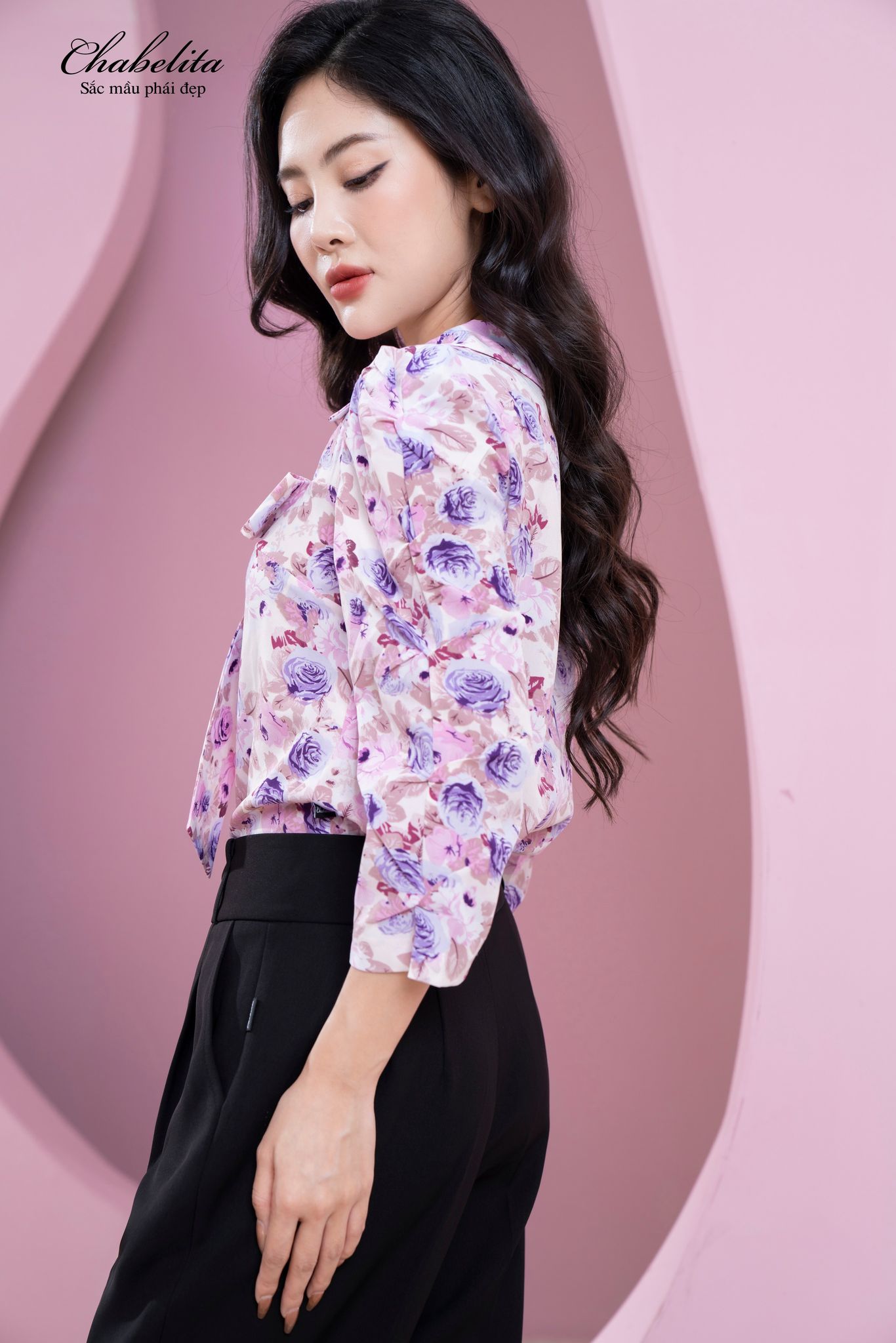 Áo sơ mi cổ nơ hoa màu tím