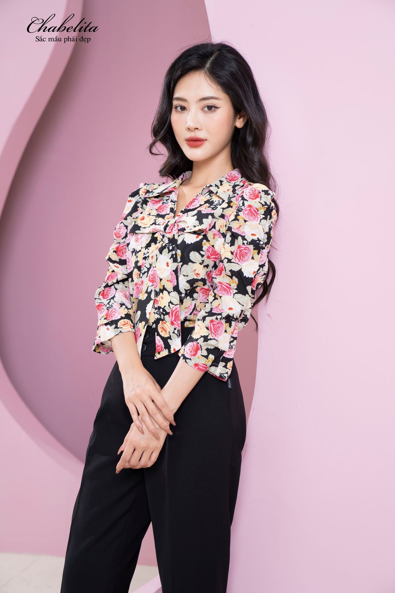 Sơ mi cổ nơ hoa màu hồng