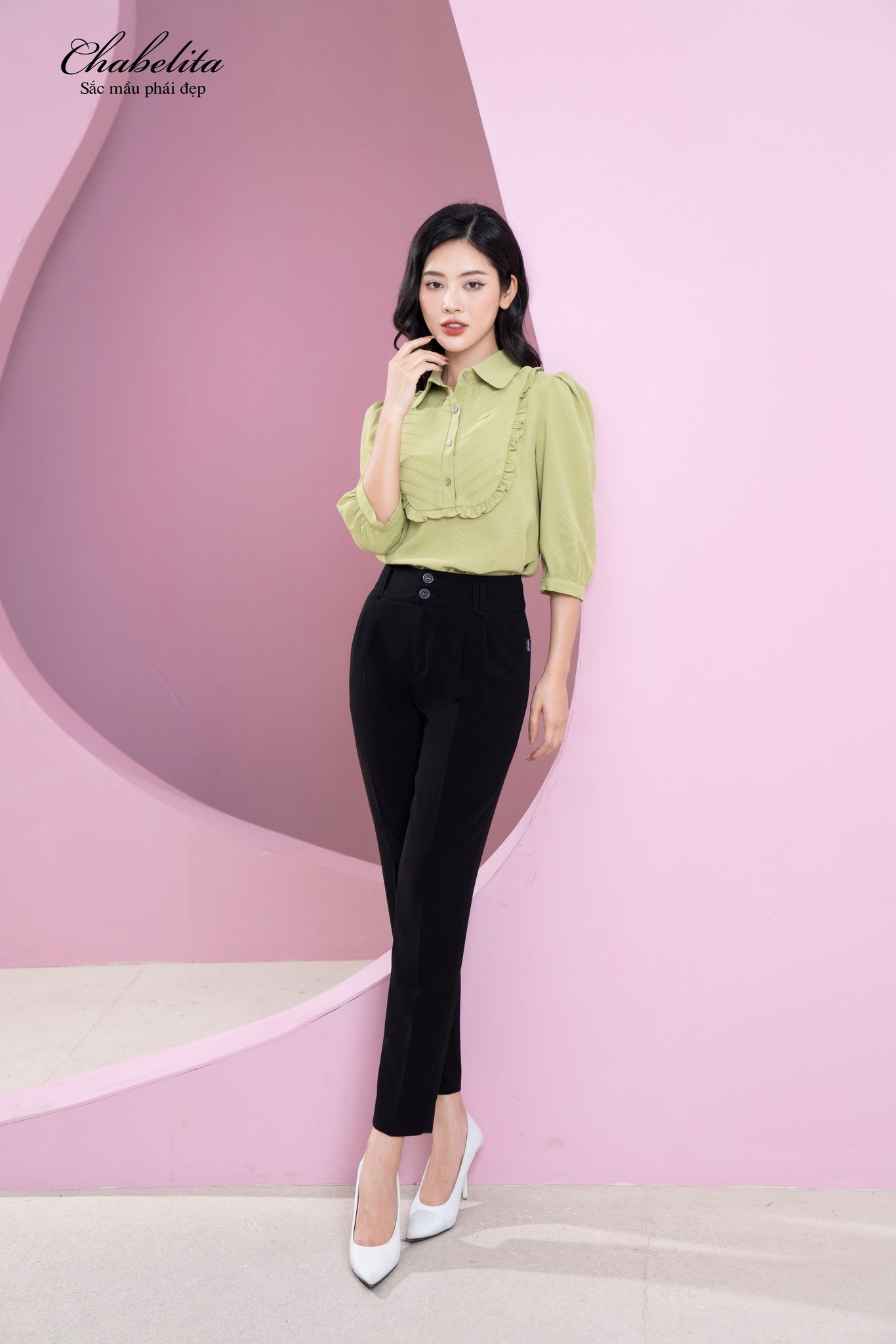 Sơ mi màu xanh cốm cách điệu