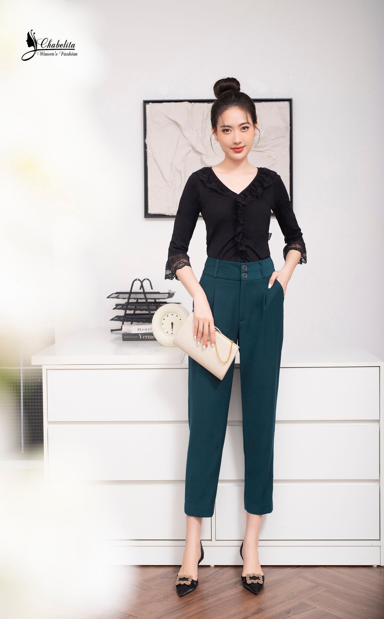 Áo cottong phối ren màu đen