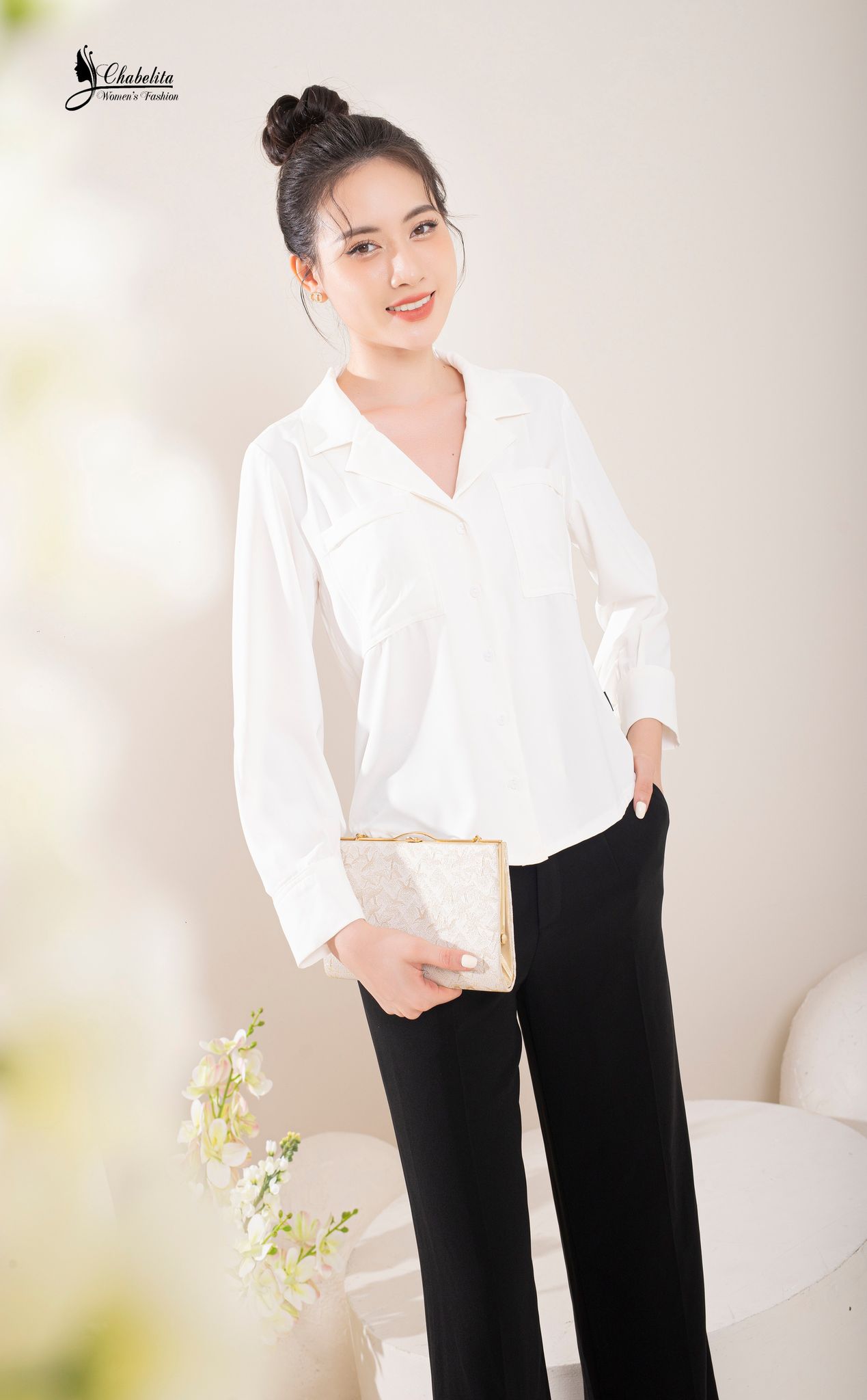 Áo sơ mi phối túi ngực màu trắng