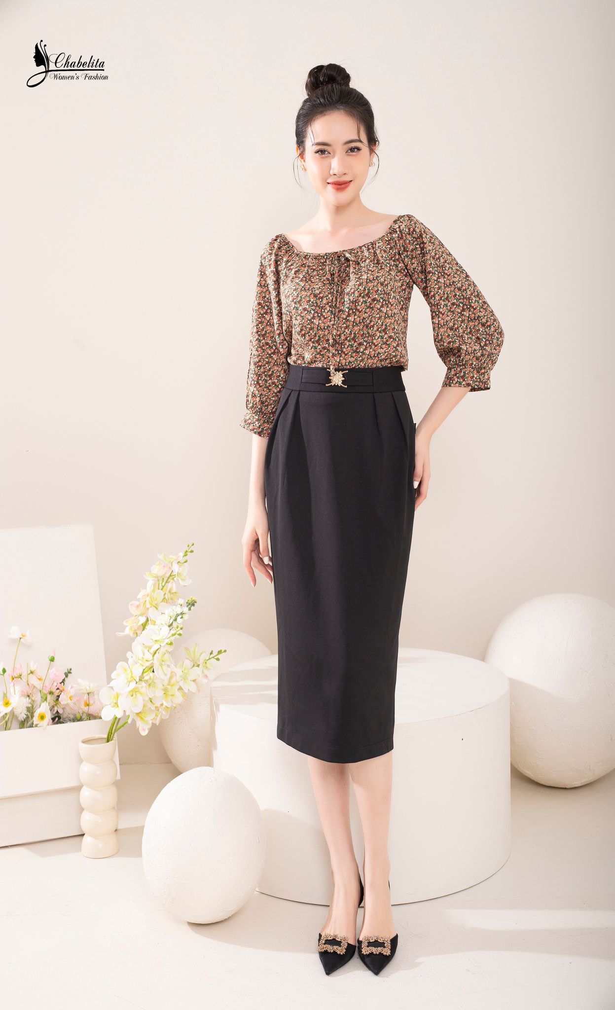 Áo trễ vai tay dài dáng rộng hoa nhí