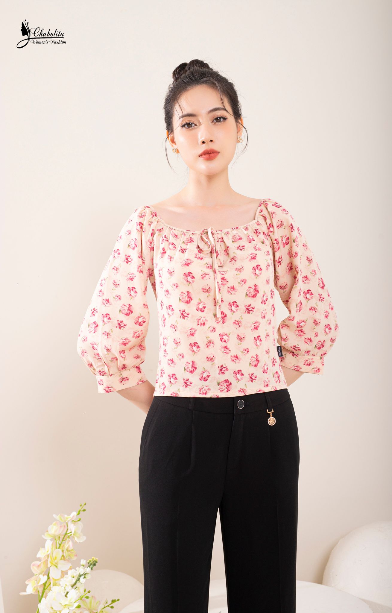 Áo trễ vai tay dài dáng rộng hoa hồng