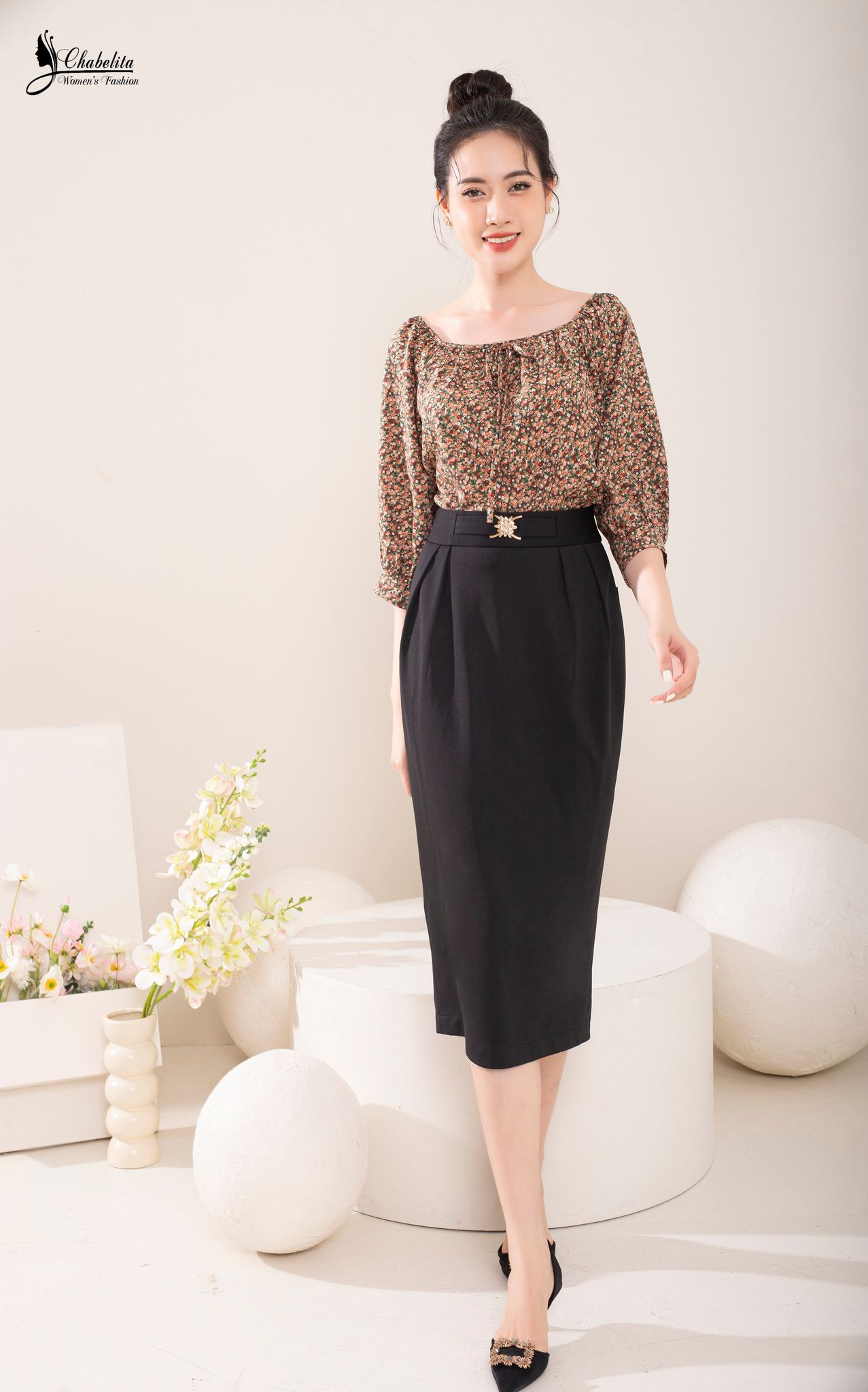 Áo trễ vai tay dài dáng rộng hoa nhí