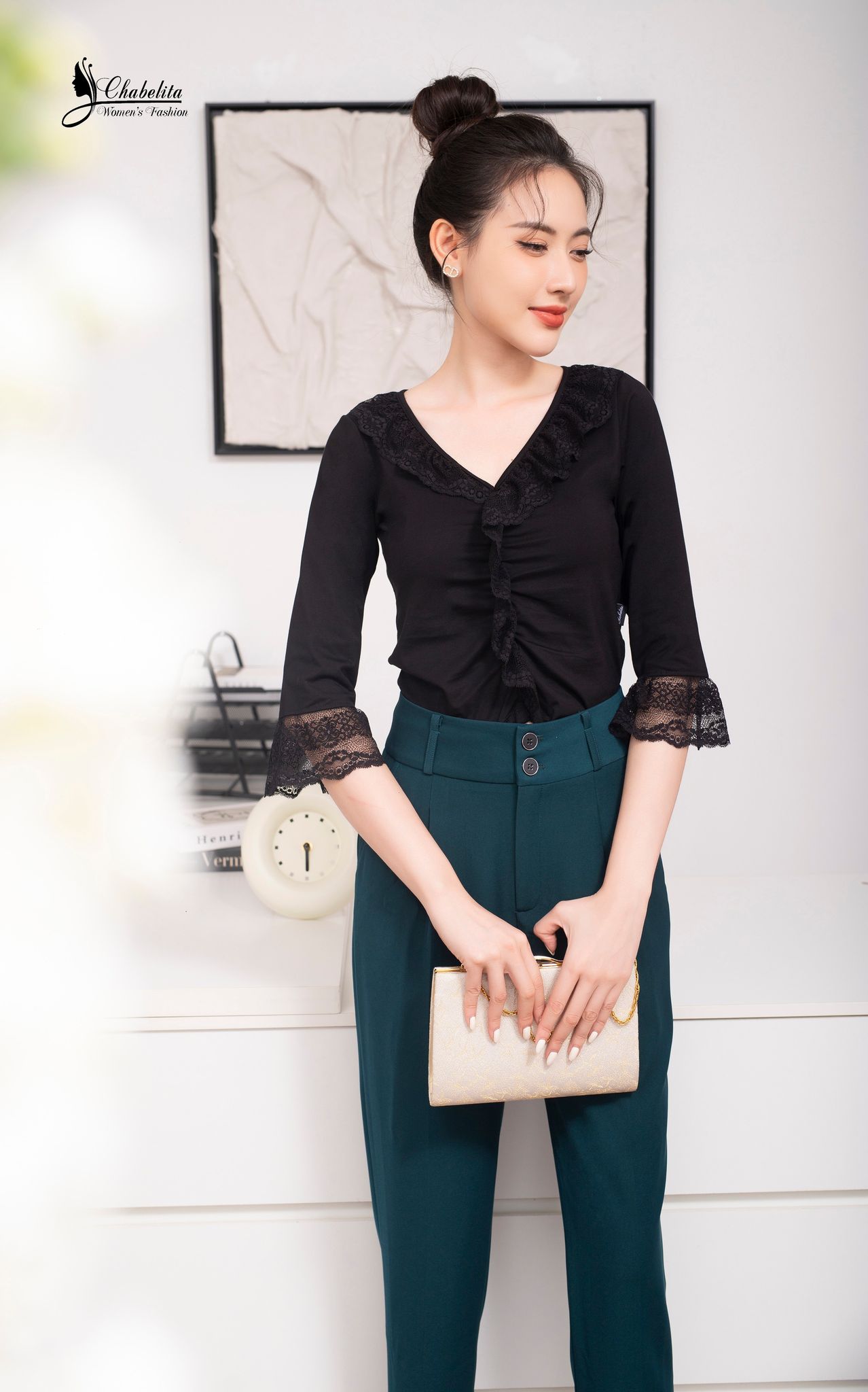 Áo cottong phối ren màu đen