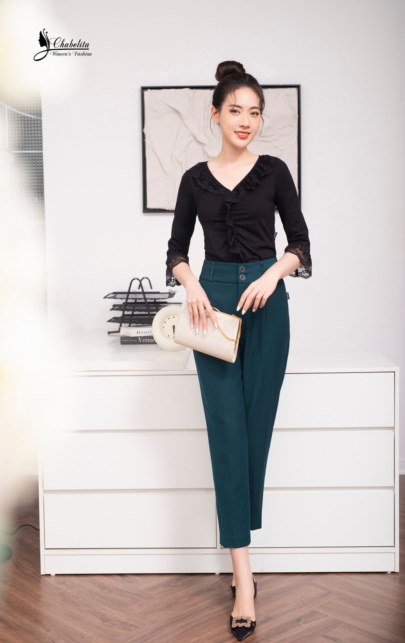 Áo cottong phối ren màu đen