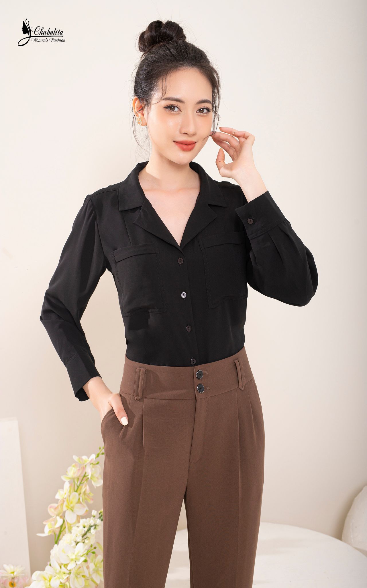 Áo sơ mi phối túi ngực màu đen