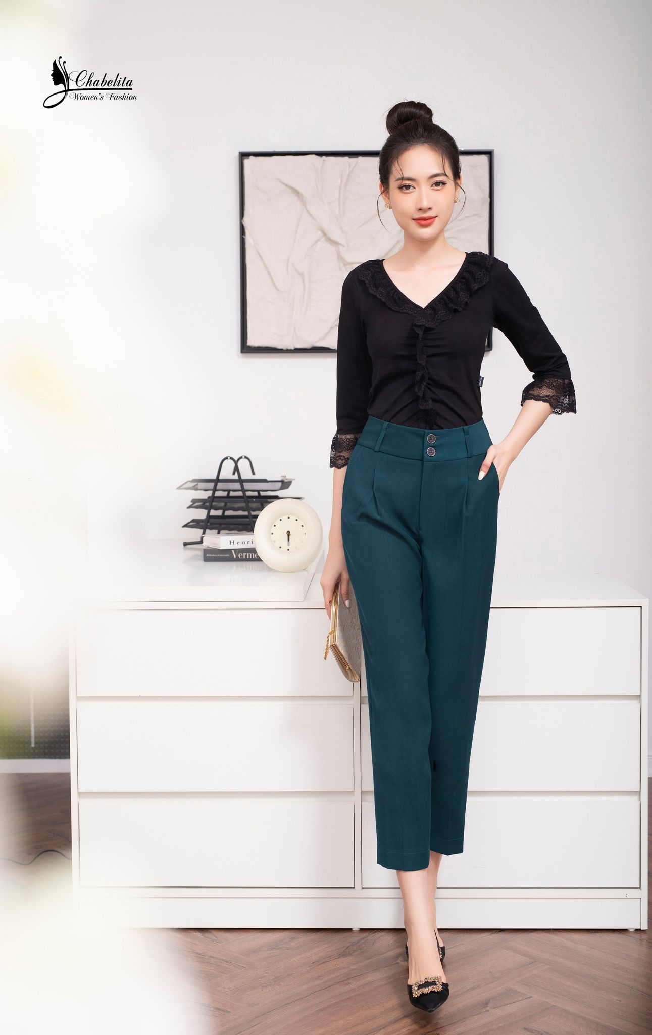 Áo cottong phối ren màu đen