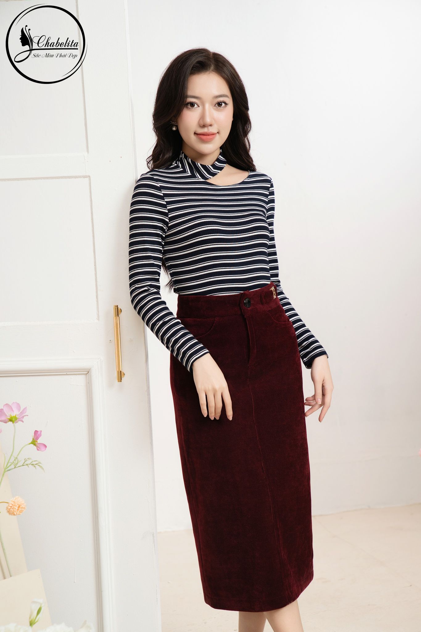 Áo cotton hở vai kẻ đen