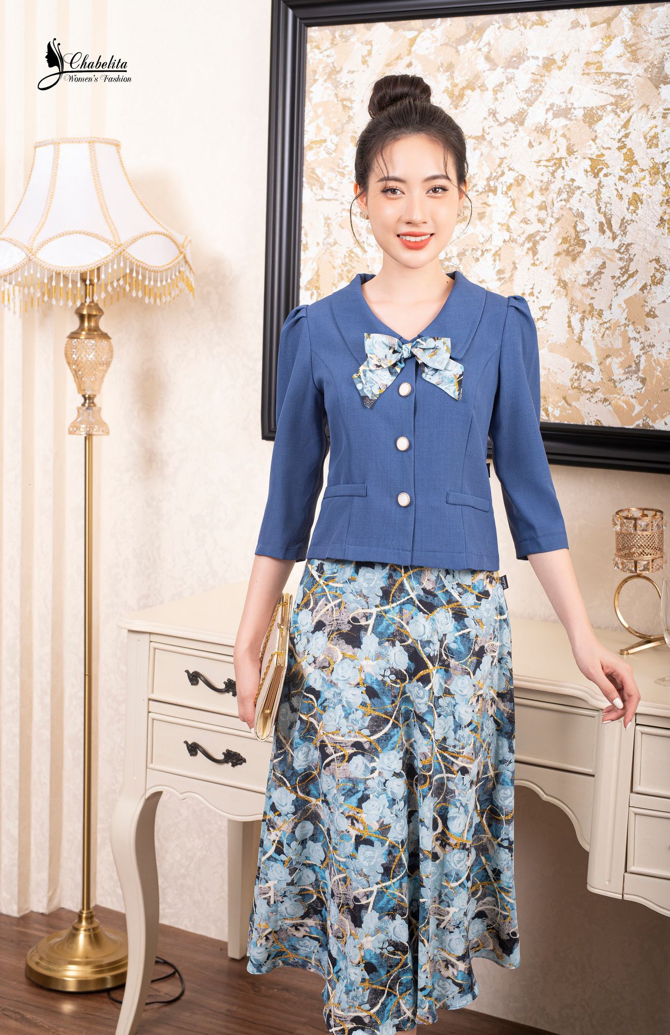 Áo ký giả nơ ngực màu xanh