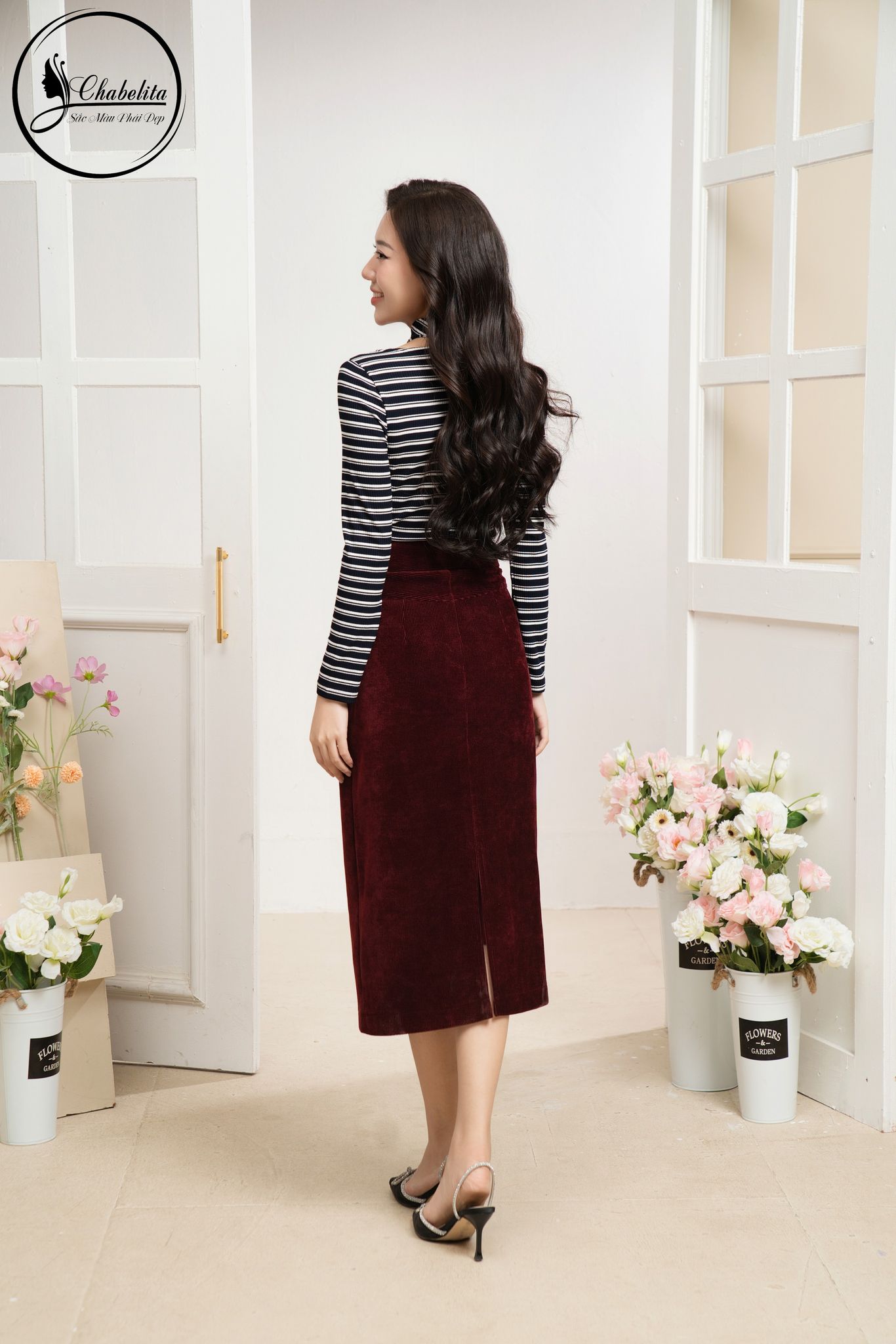 Áo cotton hở vai kẻ đen