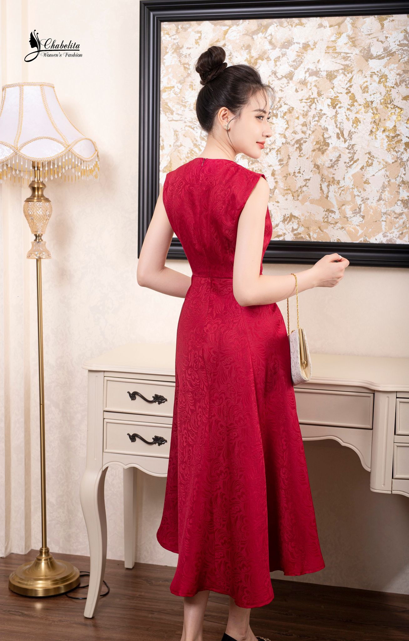 Đầm sát nách cổ vuông màu đỏ