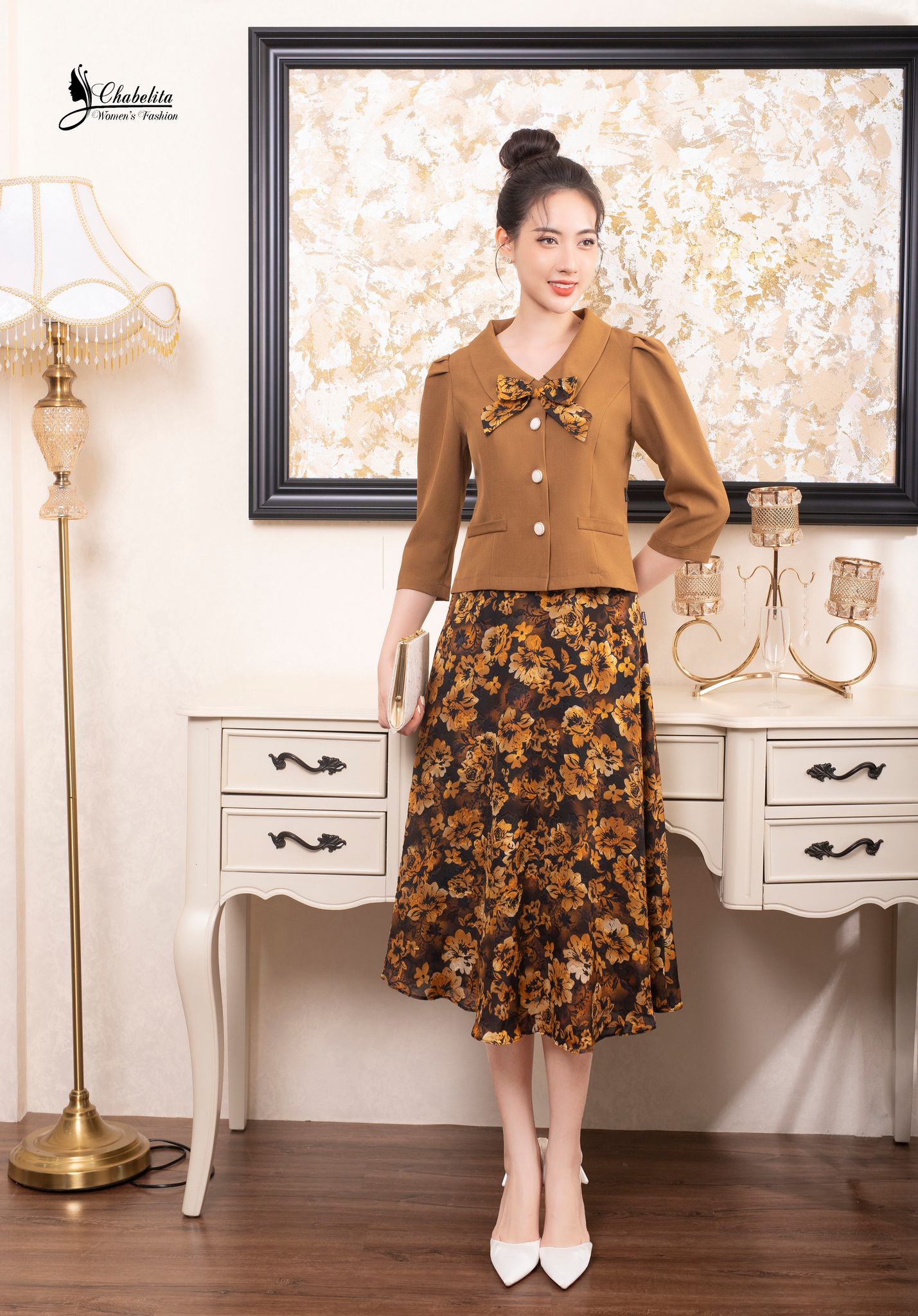 Chân váy hoa hồng màu nâu