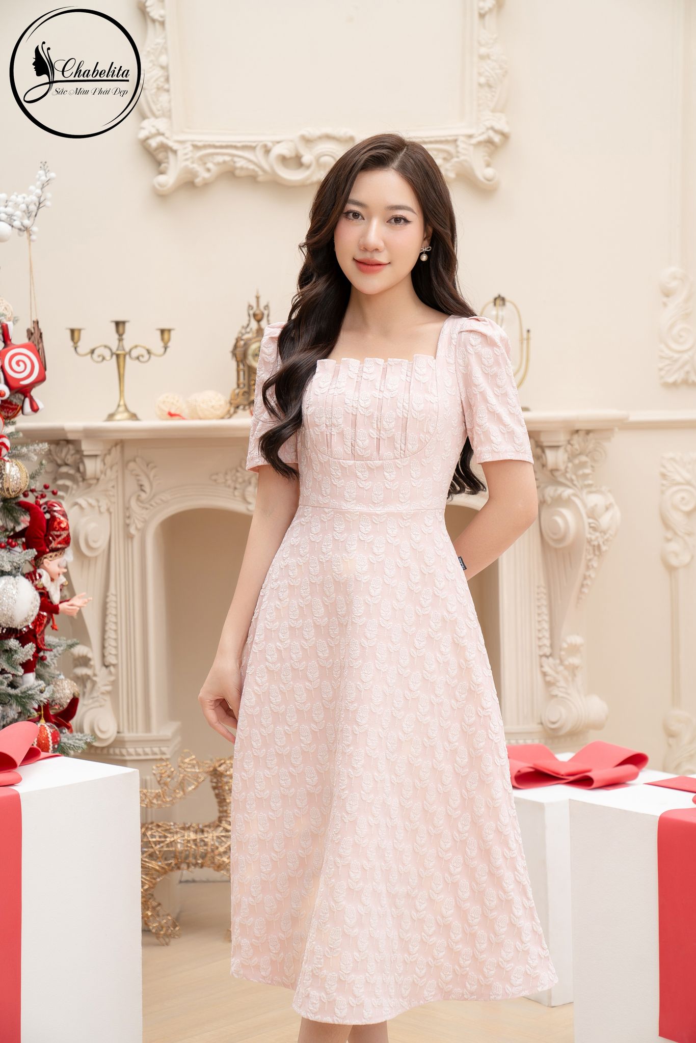 Đầm xốp xếp ly ngực màu hồng