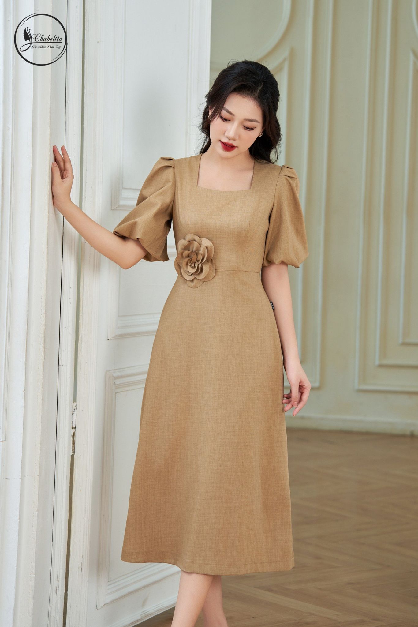 Đầm tay loe màu nâu